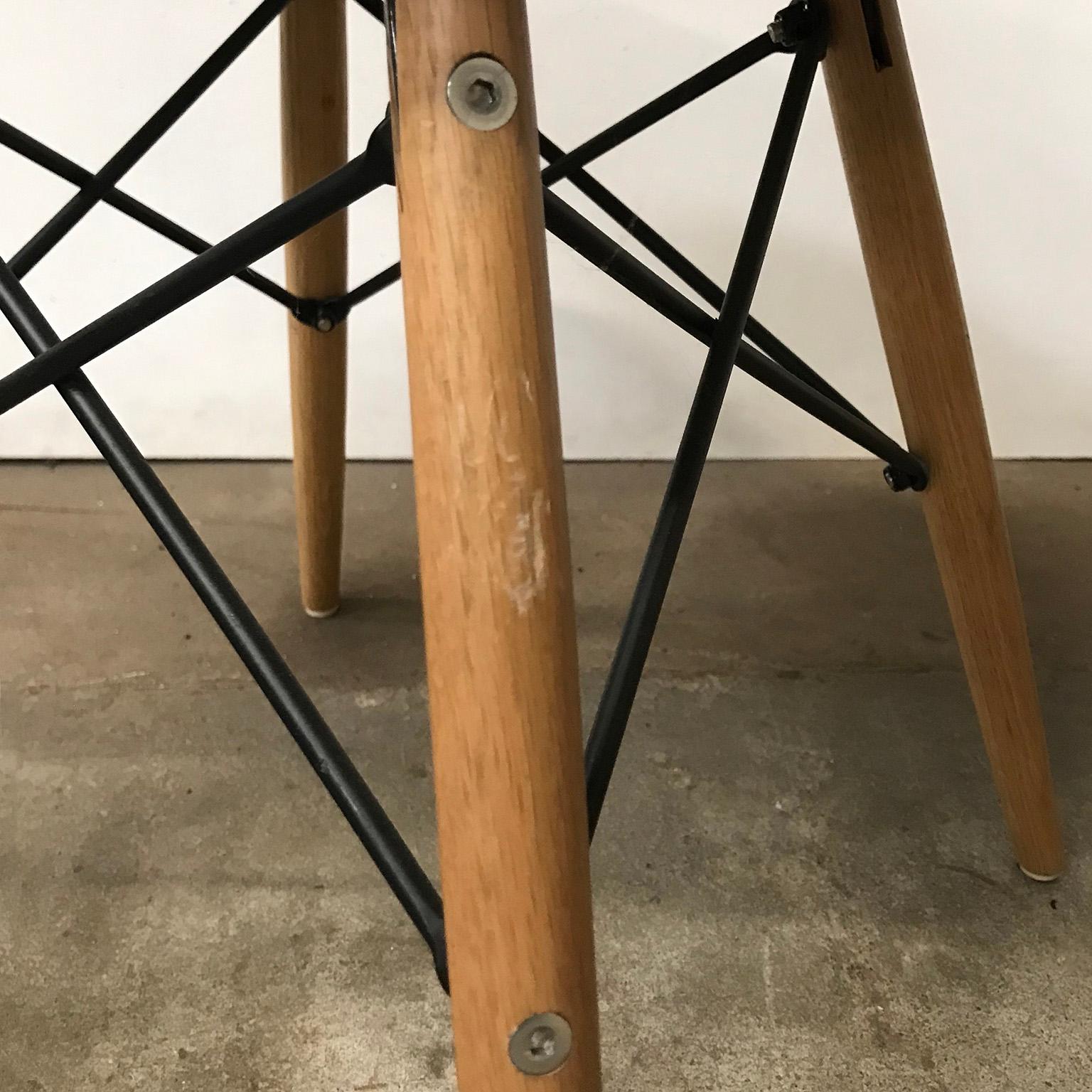 1950, Ray and Charles Eames for Herman Miller, DSS Upholstered Dowel Base Chair 4