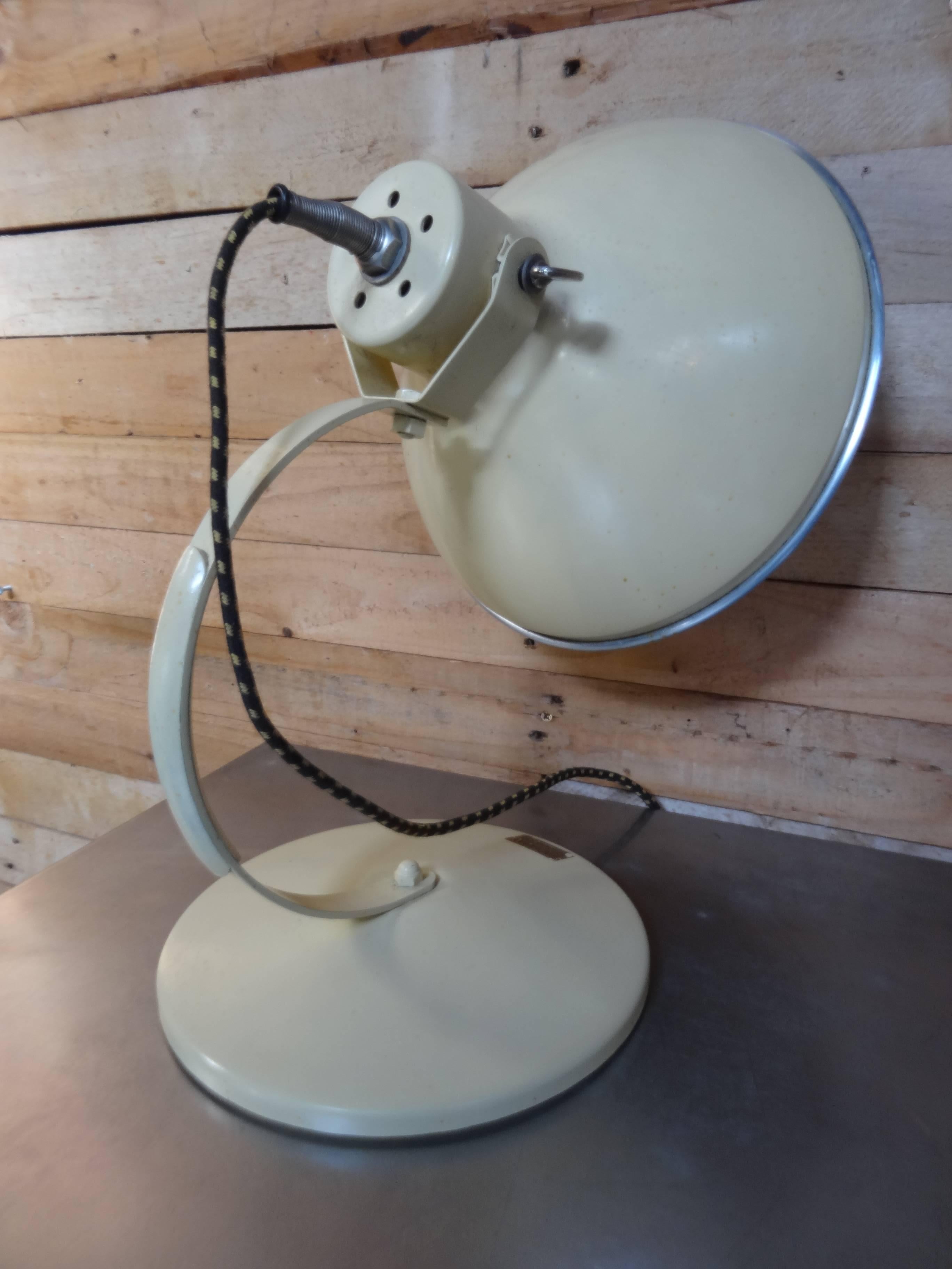 Mid-Century Modern 1950 Retro Vintage English Hospital Table or Desk Light English Made by Hinders For Sale