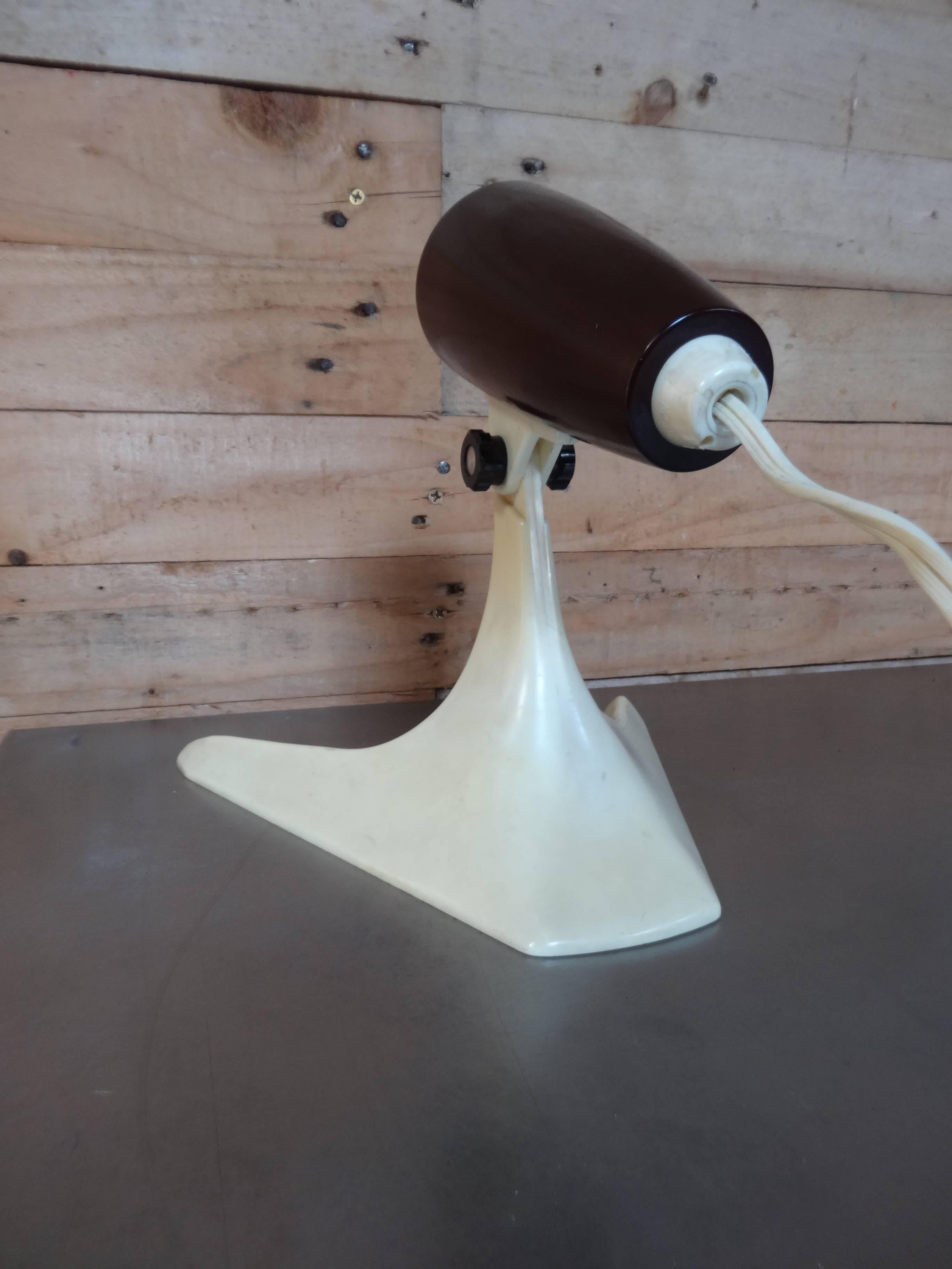 20ième siècle Lampe de table ou de bureau rétro vintage en plastique Spoutnik de 1950 en vente