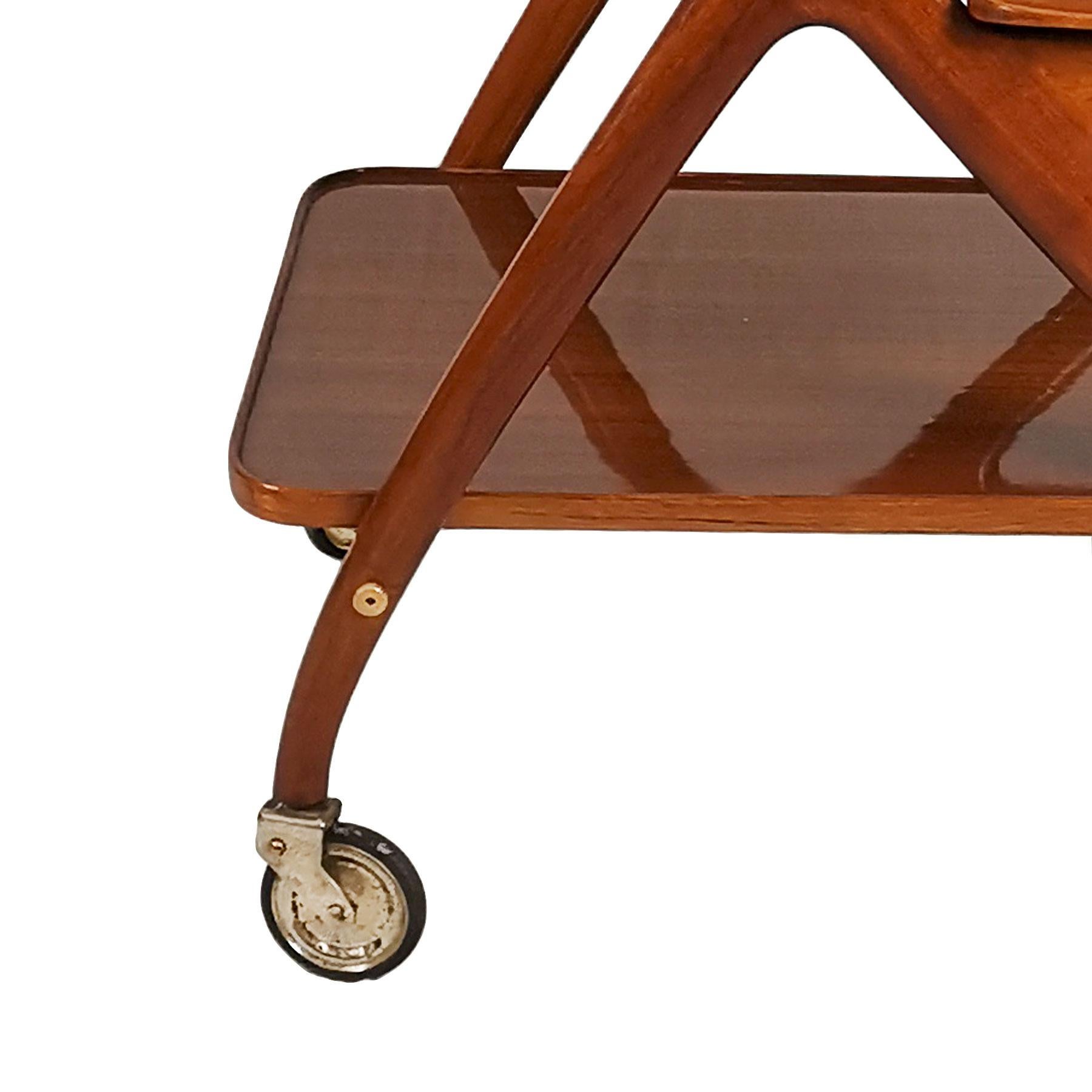 1950s Bar Cart by Cesare Lacca, Walnut, Removable Trays, Brass, Italy 4
