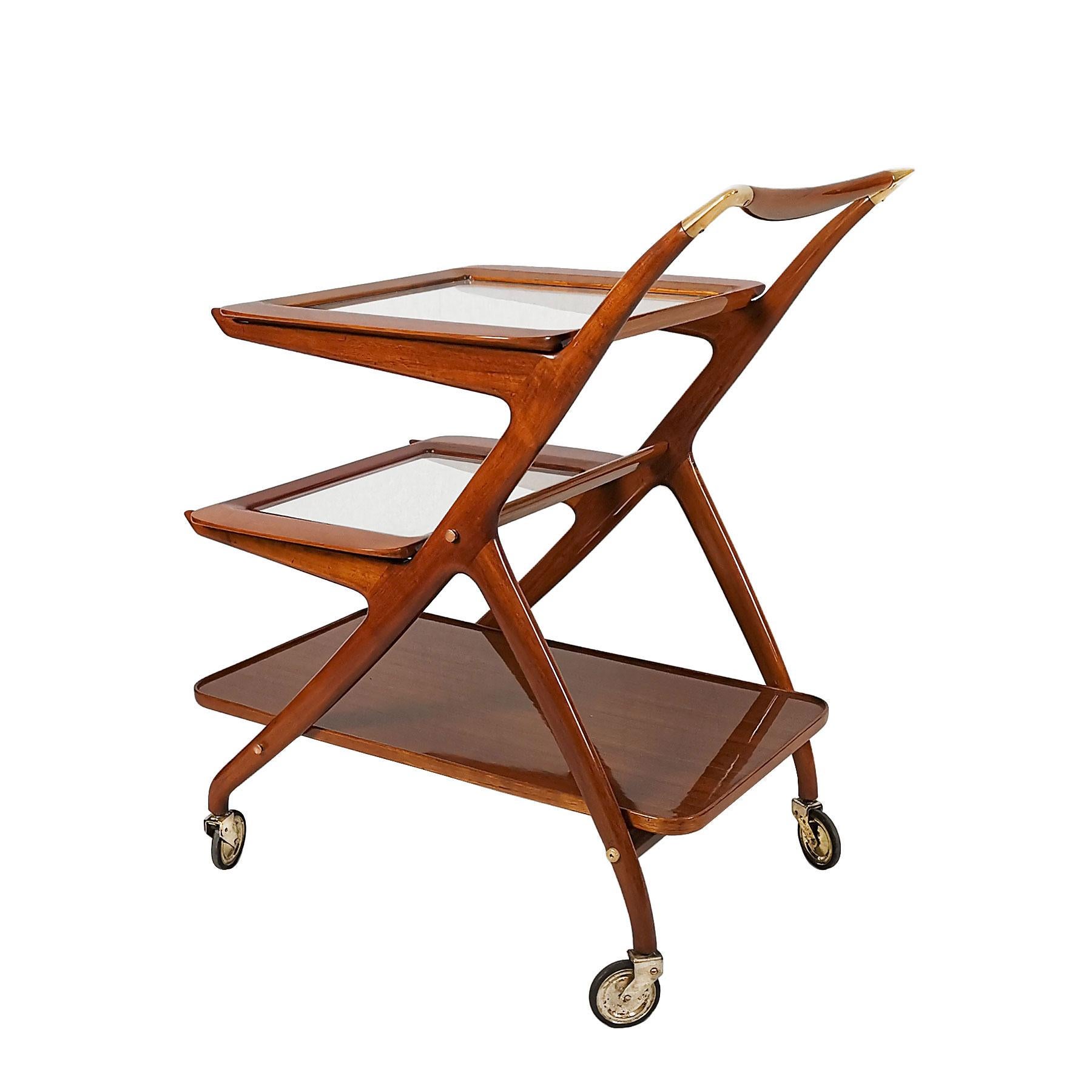 1950s Bar Cart by Cesare Lacca, Walnut, Removable Trays, Brass, Italy In Good Condition In Girona, ES