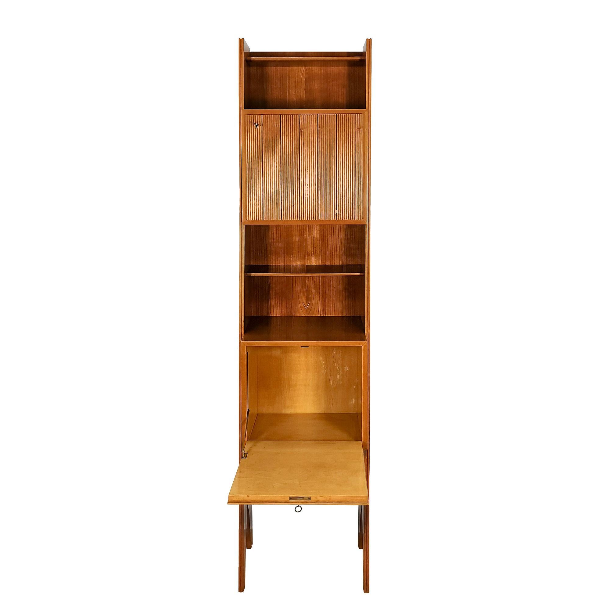 Mid-20th Century Mid-Century Modern Cherry Wood Bookcase With Shelves and Two Doors - Italy For Sale