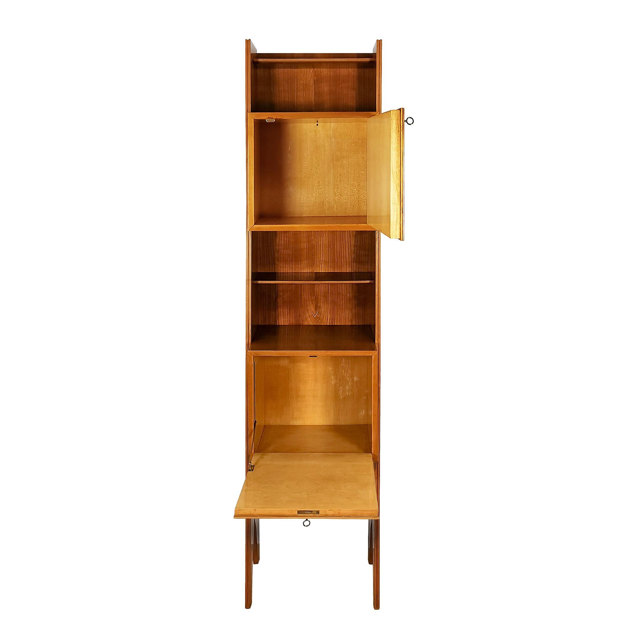 Mid-Century Modern Cherry Wood Bookcase With Shelves and Two Doors - Italy For Sale 1