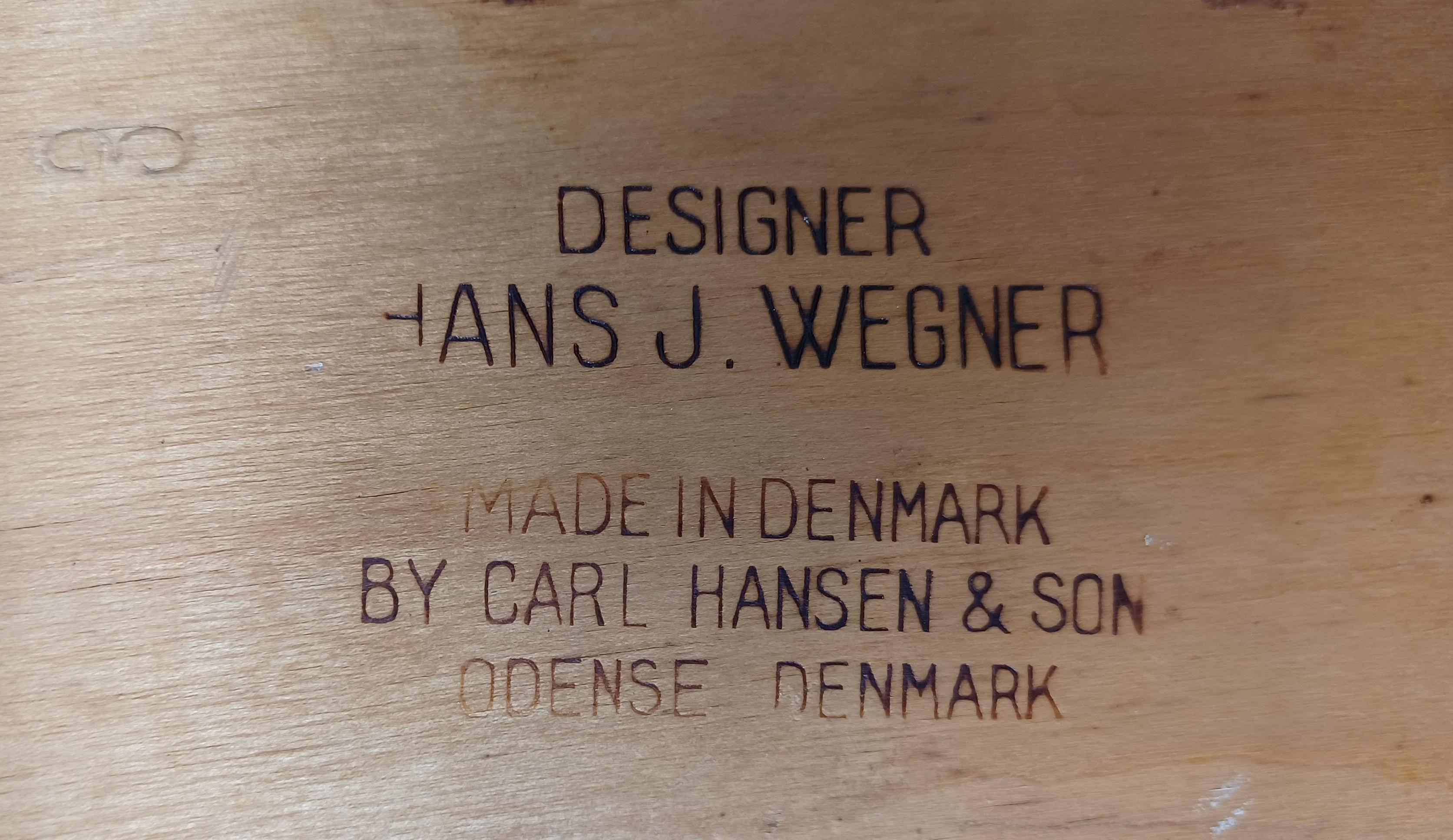 1950's Early Edition Patinated Hans Wegner Sawbuck Chair mit Original Leder im Angebot 2