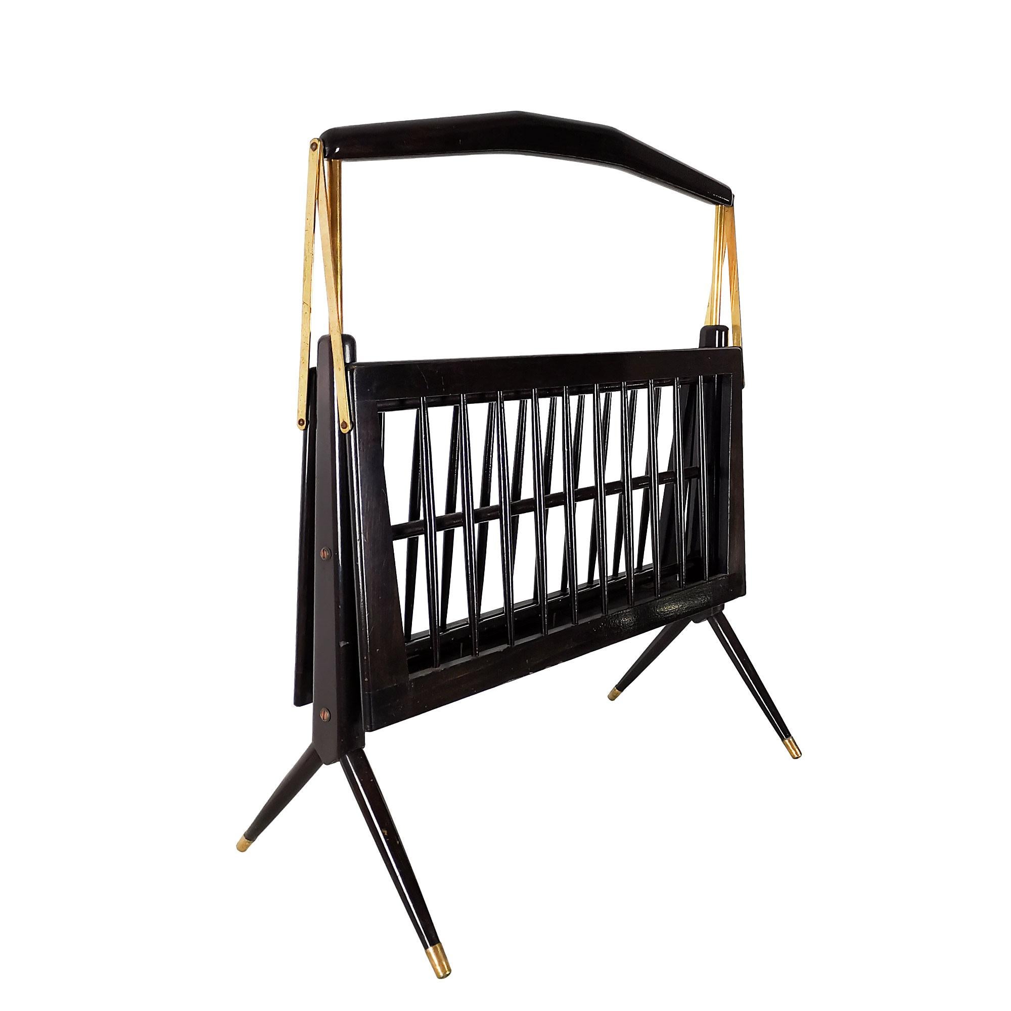 Mid-Century Modern Folding Magazine Rack by Cesare Lacca in Dark Wood- Italy In Good Condition For Sale In Girona, ES