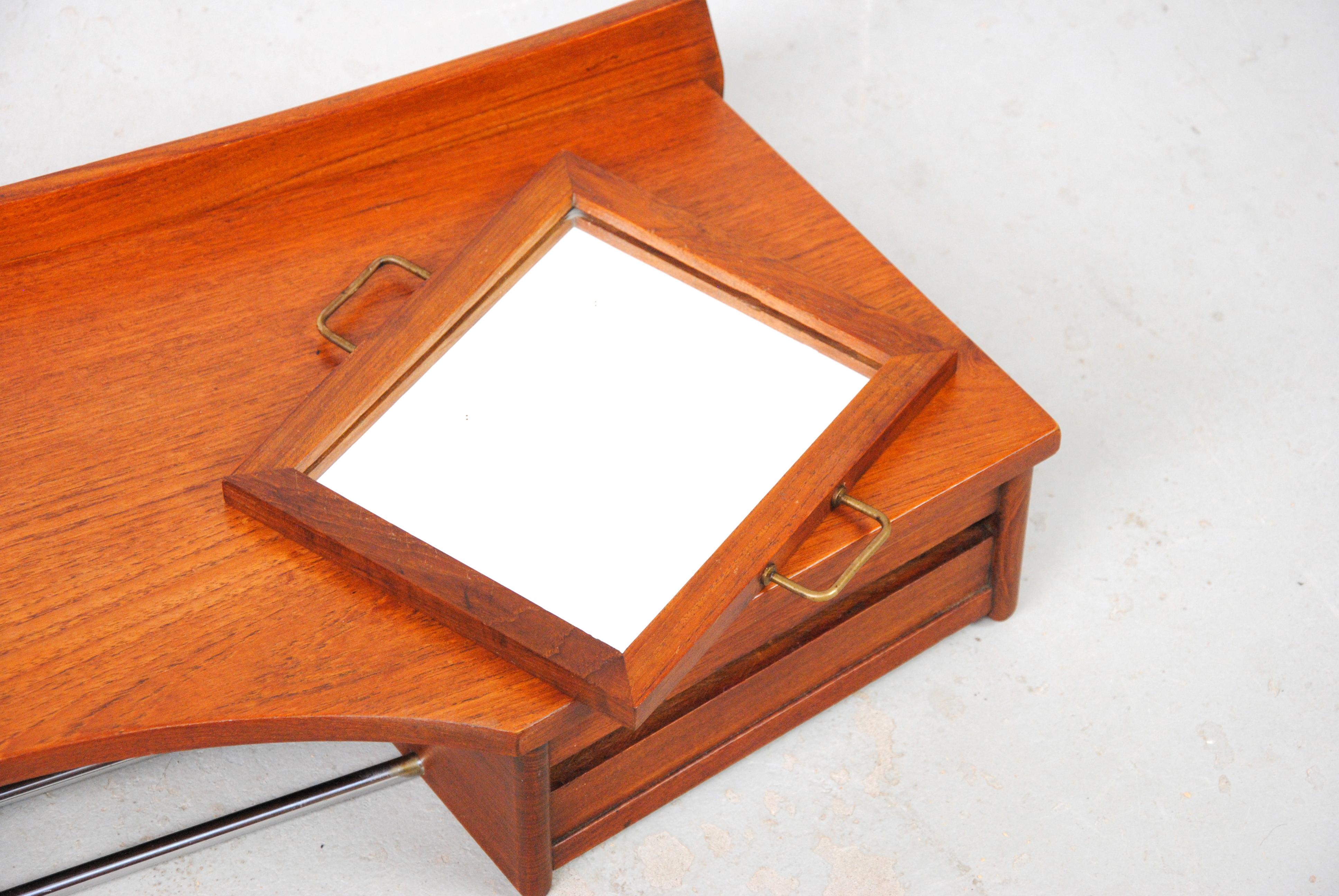 1950´s Restored Danish Teak Vanity - Toilet Set with Floating Table Top For Sale 4