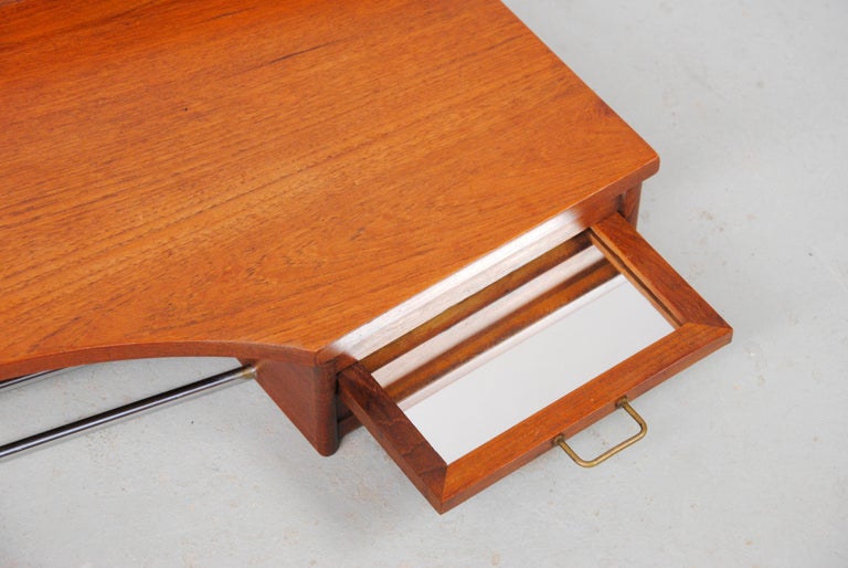 1950´s Restored Danish Teak Vanity - Toilet Set with Floating Table Top For Sale 4