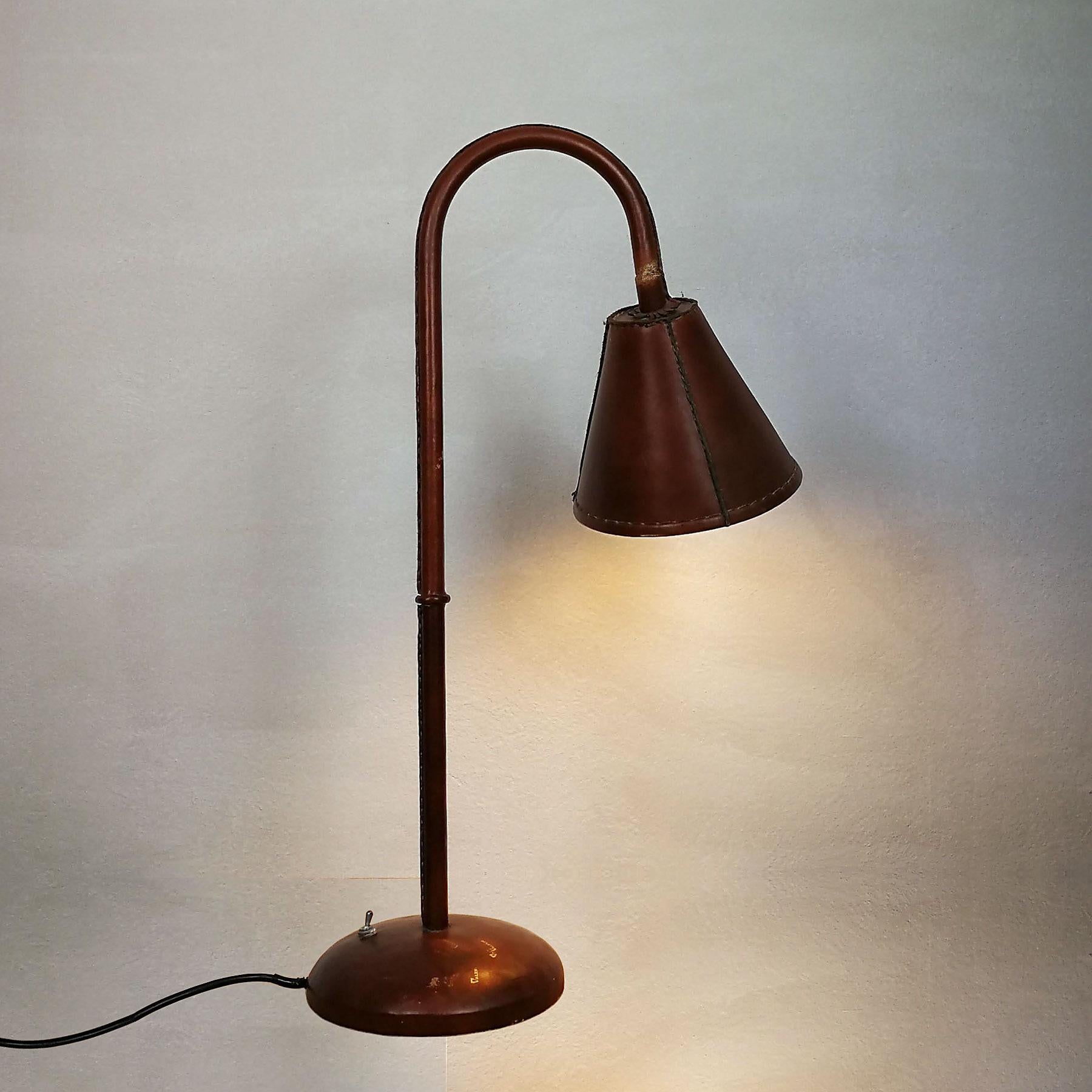 1950s Large Table Lamp by Valentí, Metal, Steel and Red Leather, Barcelona 4