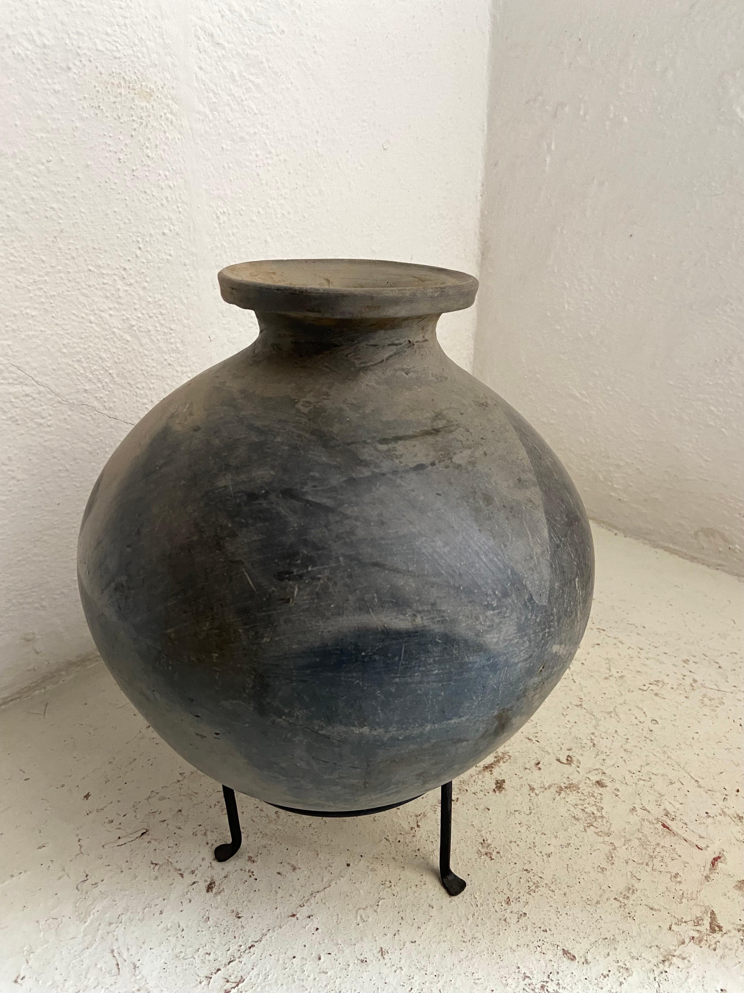 1950´s Mezcal Ceramic Jar From Oaxaca In Fair Condition In San Miguel de Allende, Guanajuato