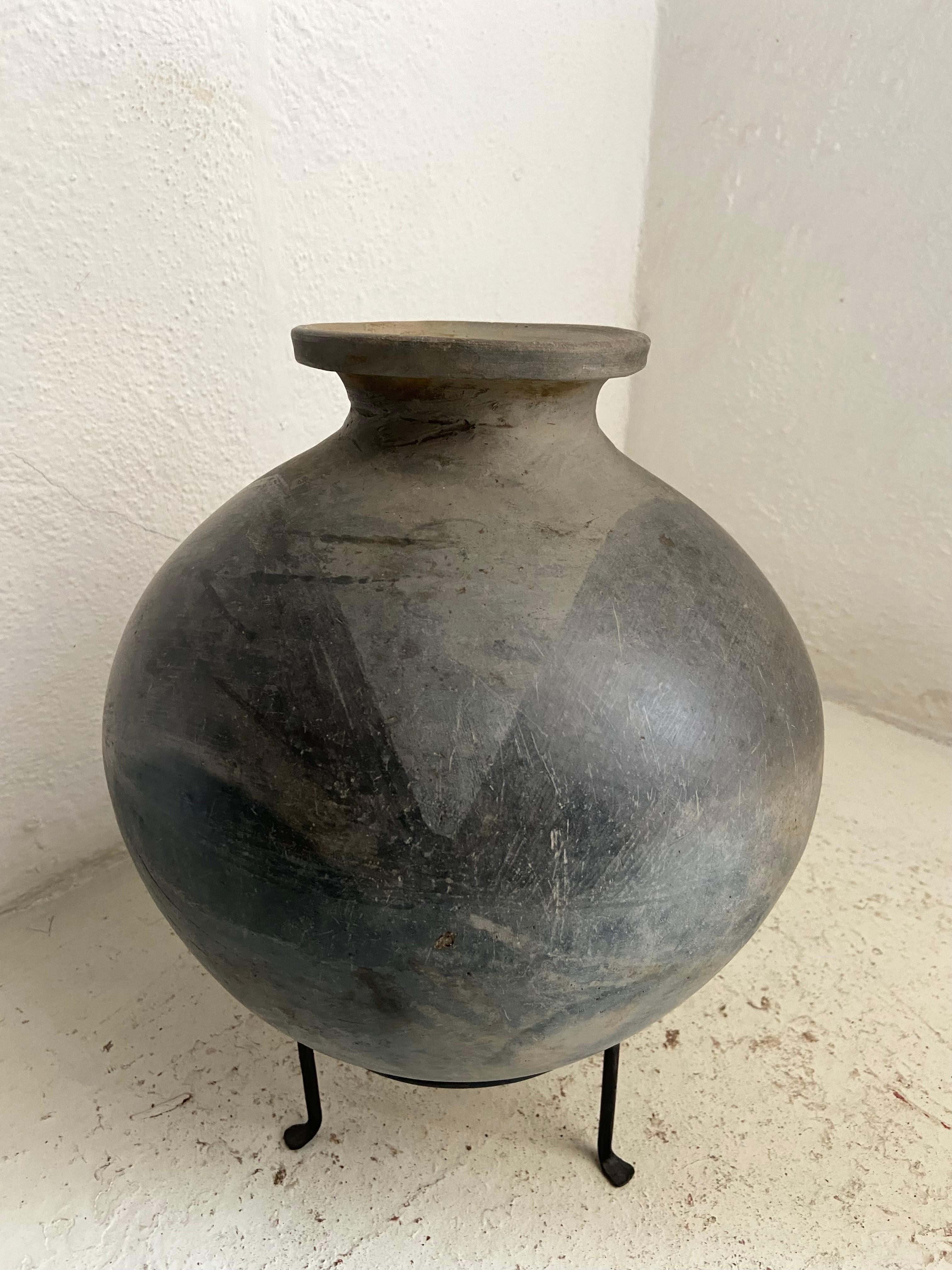 Mid-20th Century 1950´s Mezcal Ceramic Jar From Oaxaca