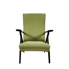 Coppia di poltrone moderne di metà secolo, in legno di faggio e tessuto verde - Italia