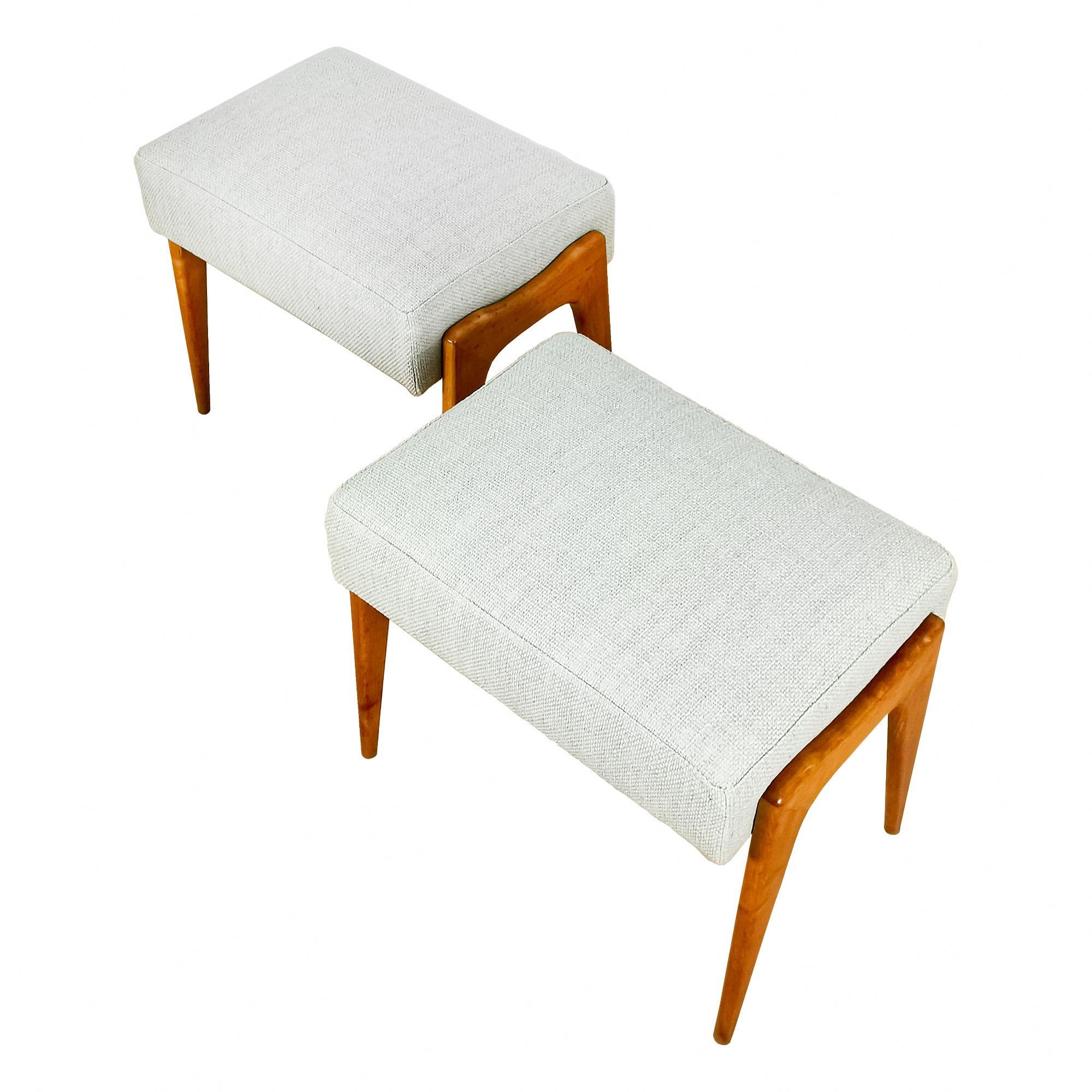 1950's Pair of Banquettes, Stained and French Polished Beech, Fabric, Italy In Good Condition In Girona, ES