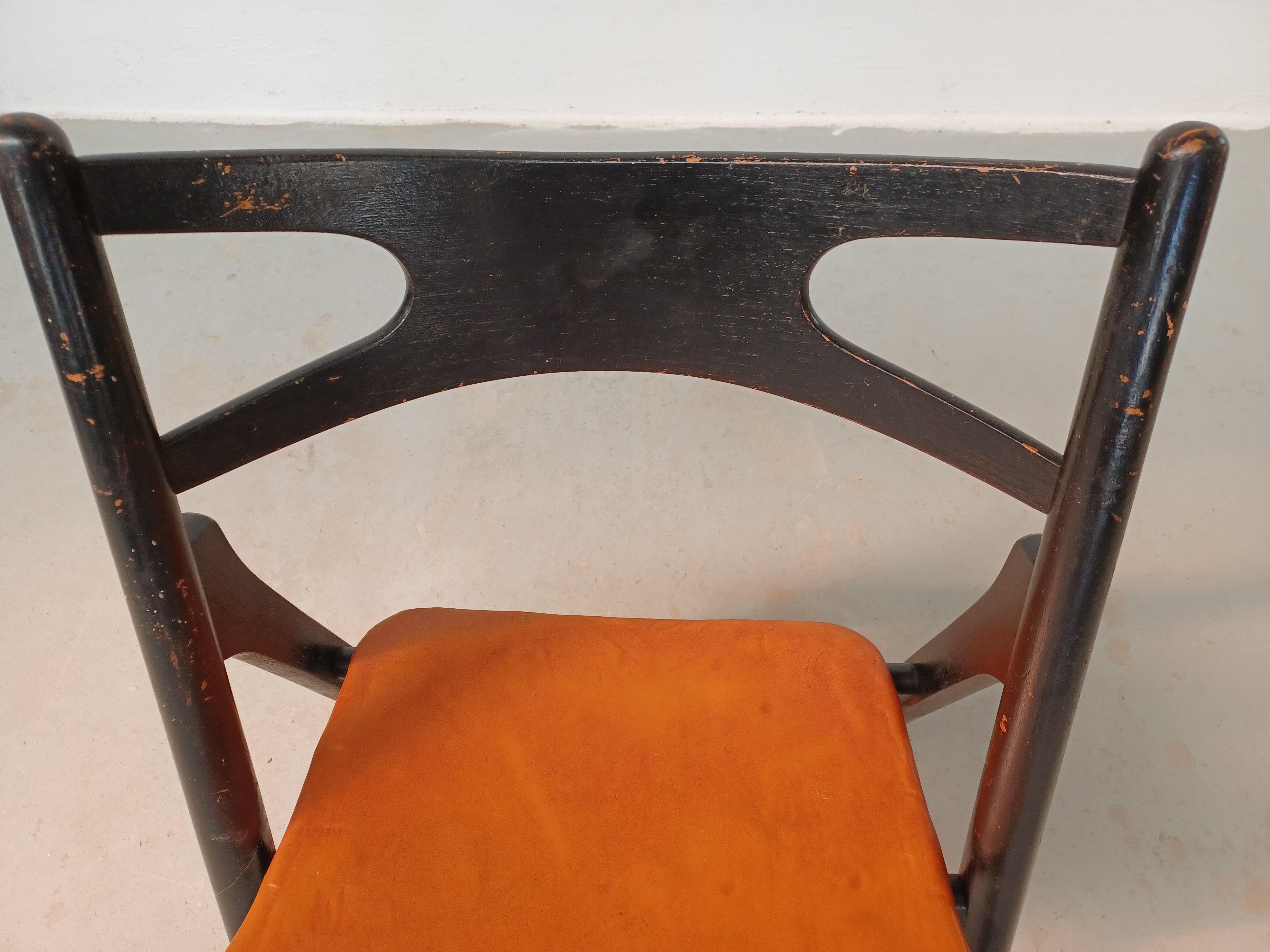 1950´s Patinated Hans Wegner Sawbuck Chair with Original Leather For Sale 8