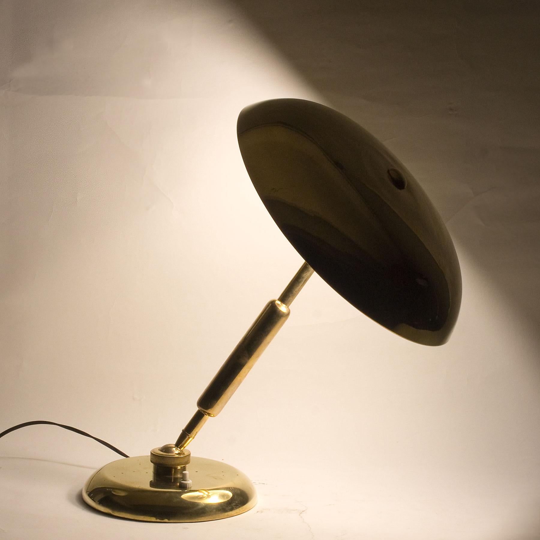 1950d Polished Brass Desk Lamp, Inclination Systems, Italy In Good Condition In Girona, ES
