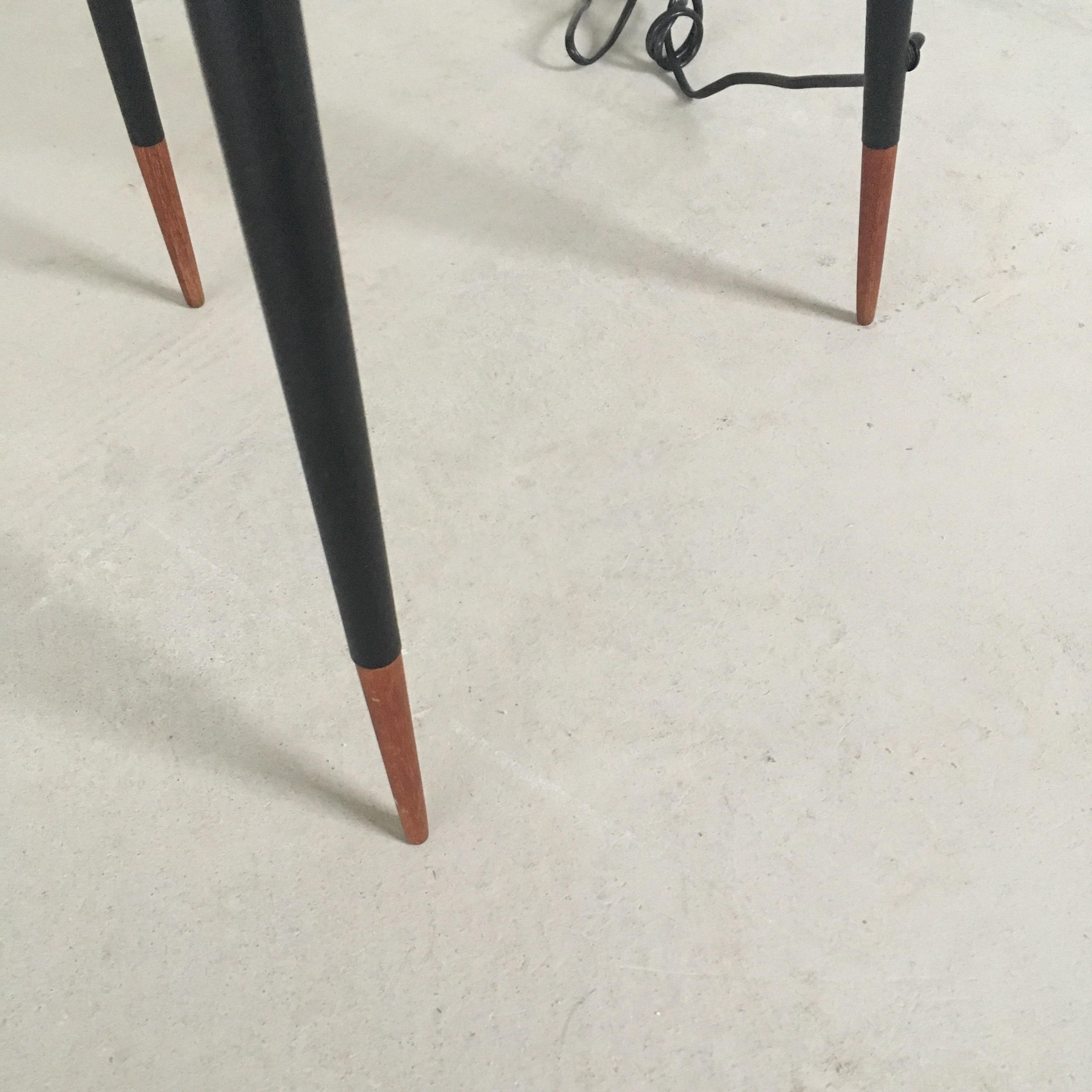 1950s Set of Two Danish Tripod Floor Lamps by Svend Aage Holm Sorensenen Bon état - En vente à Knebel, DK