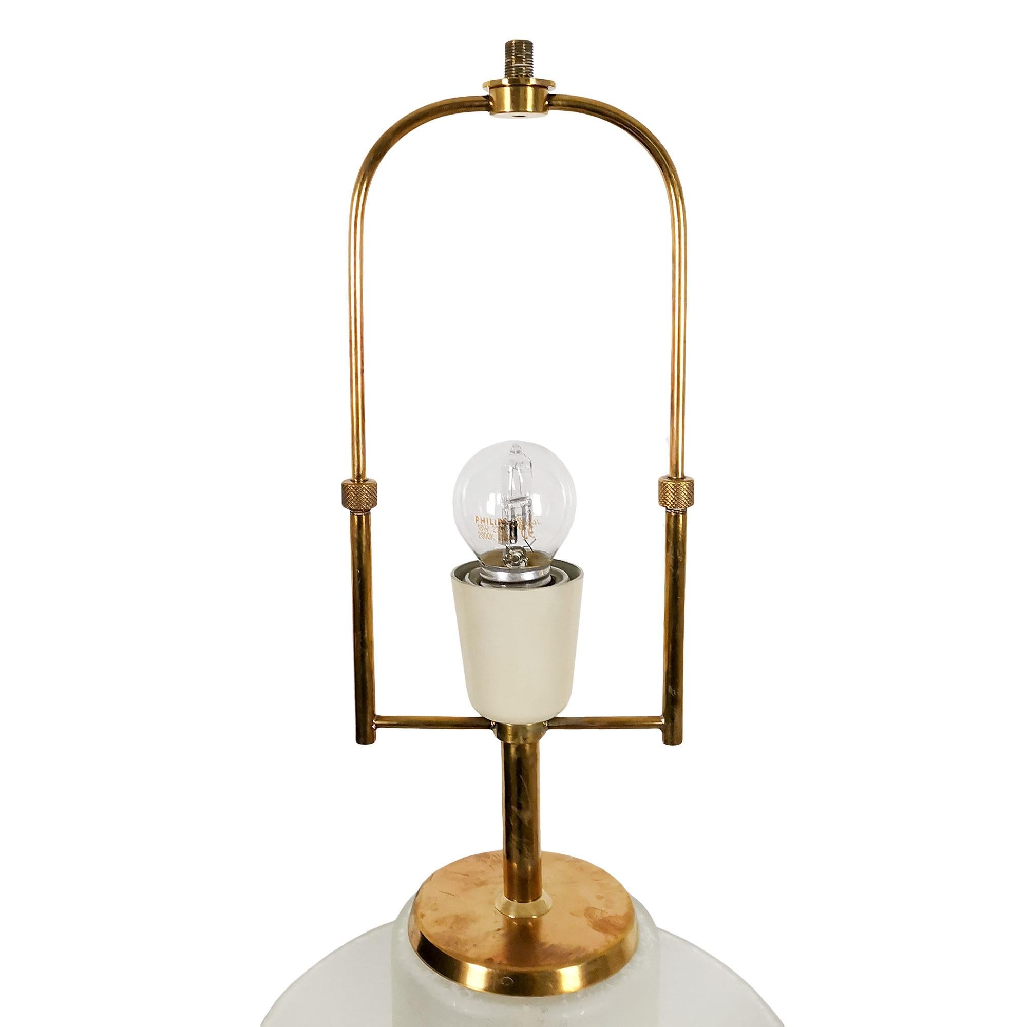 Mid-Century Modern Table Lamp by Stilnovo, Brass and Acid Worked Glass - Italy In Good Condition For Sale In Girona, ES