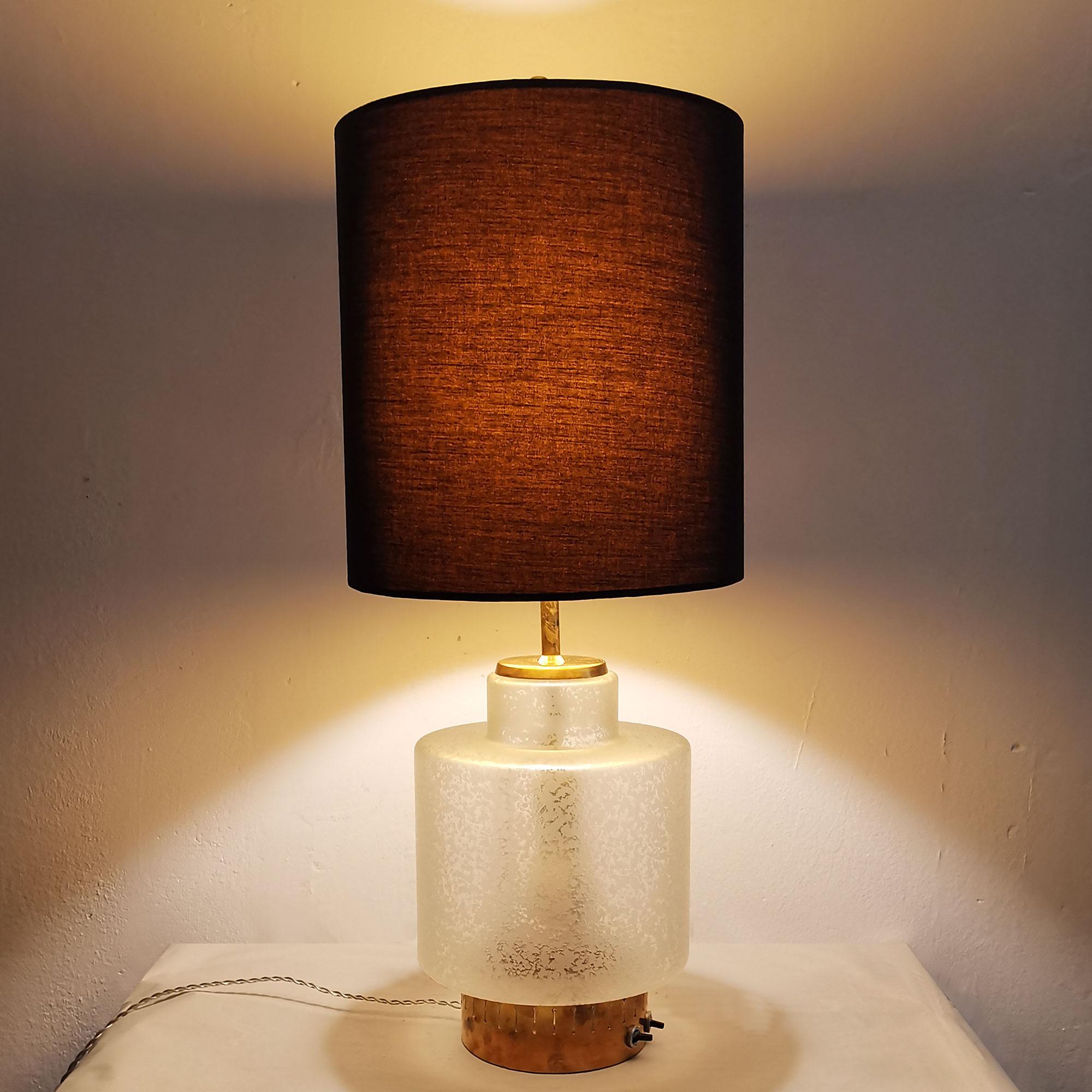 Mid-Century Modern Table Lamp by Stilnovo, Brass and Acid Worked Glass - Italy For Sale 3