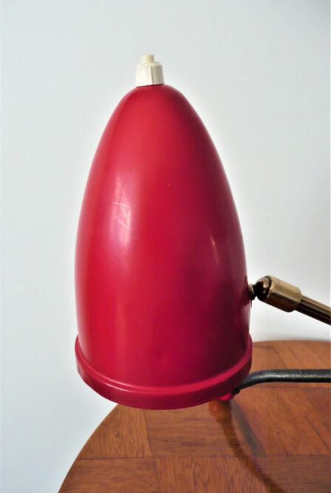 1950s Vintage and Design Adjustable Brass and Bakelite Table Lamp Otto Kolb In Fair Condition For Sale In Paris, FR