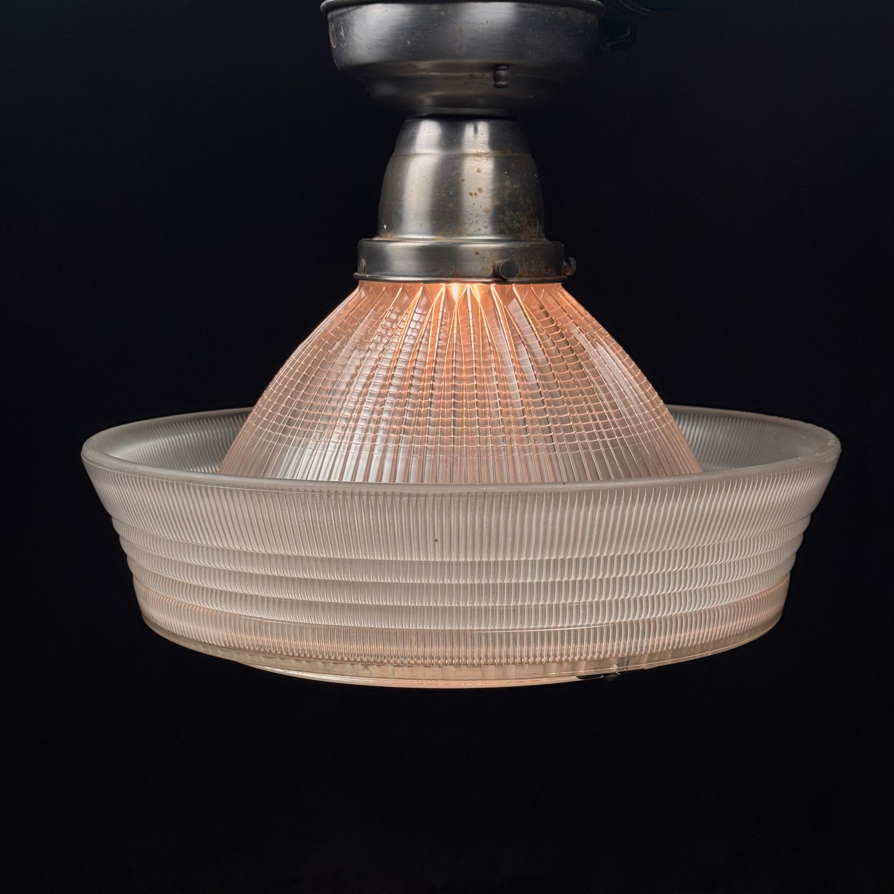 1950 sailor hat holophane industrial lights In Good Condition For Sale In Surrey, BC