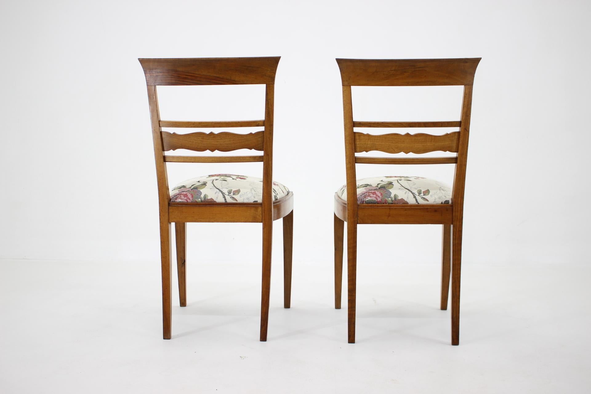 1950 Set of Two Antique Side Chairs, Czechoslovakia For Sale 1