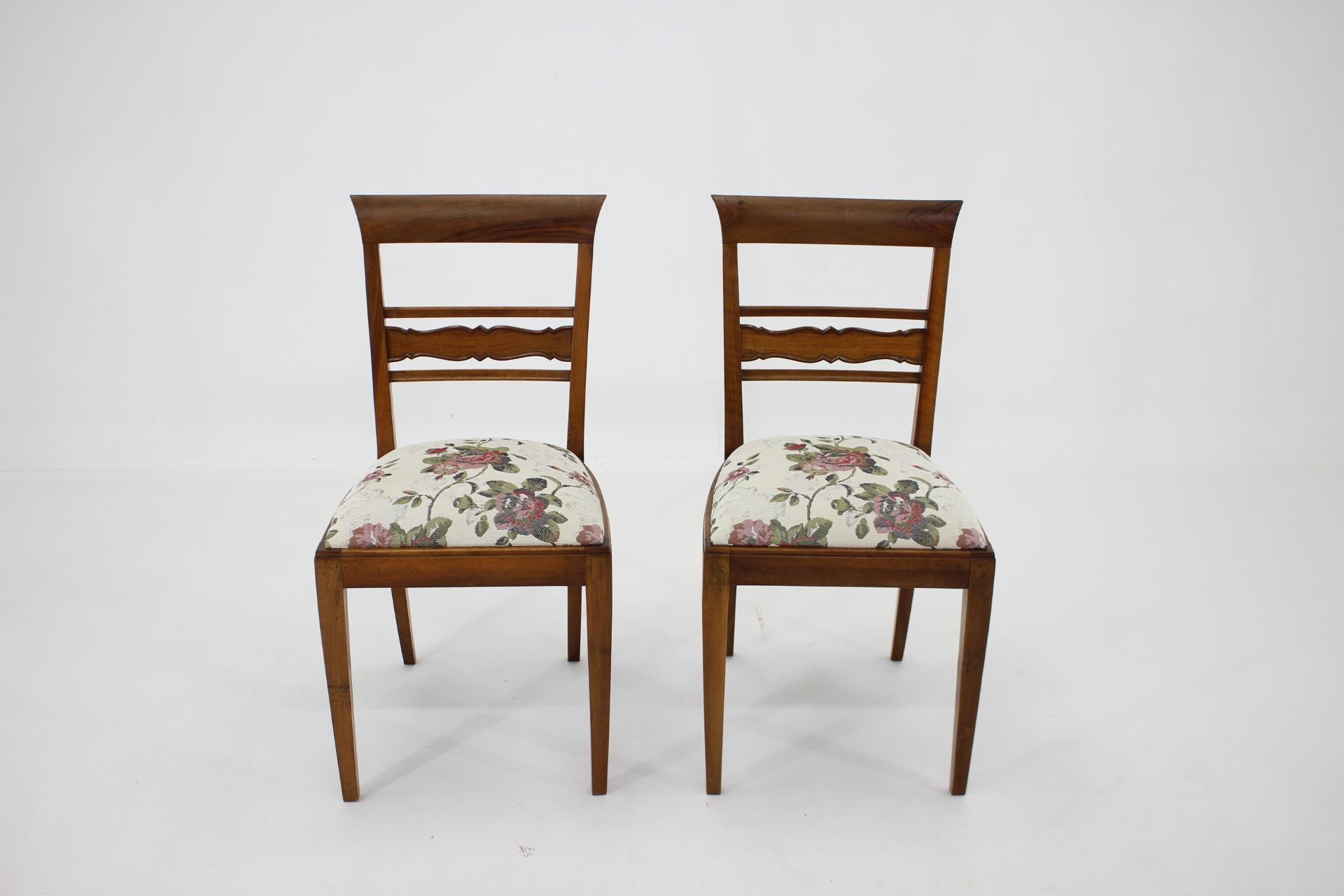 1950 Set of Two Antique Side Chairs, Czechoslovakia For Sale 2