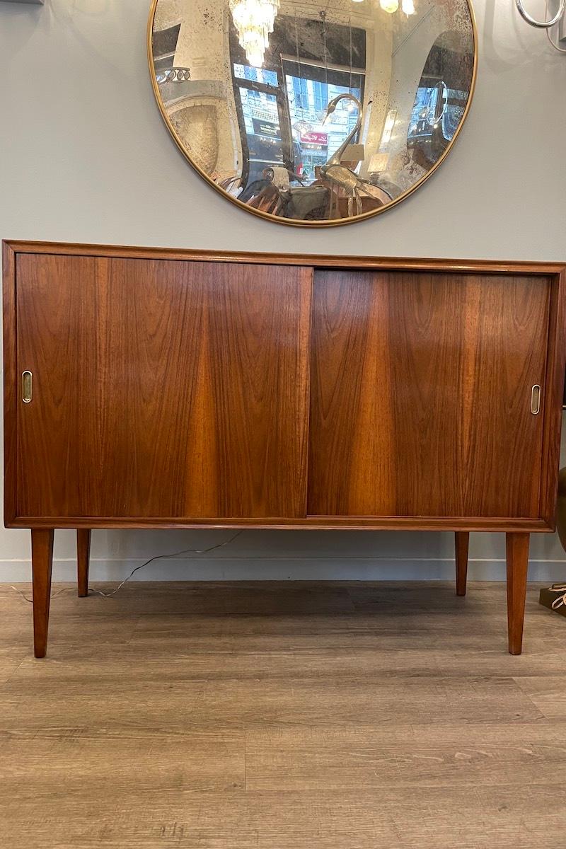 Glass 1950 Sliding doors Walnut Bar Sideboard with Internal Sides Mirrored