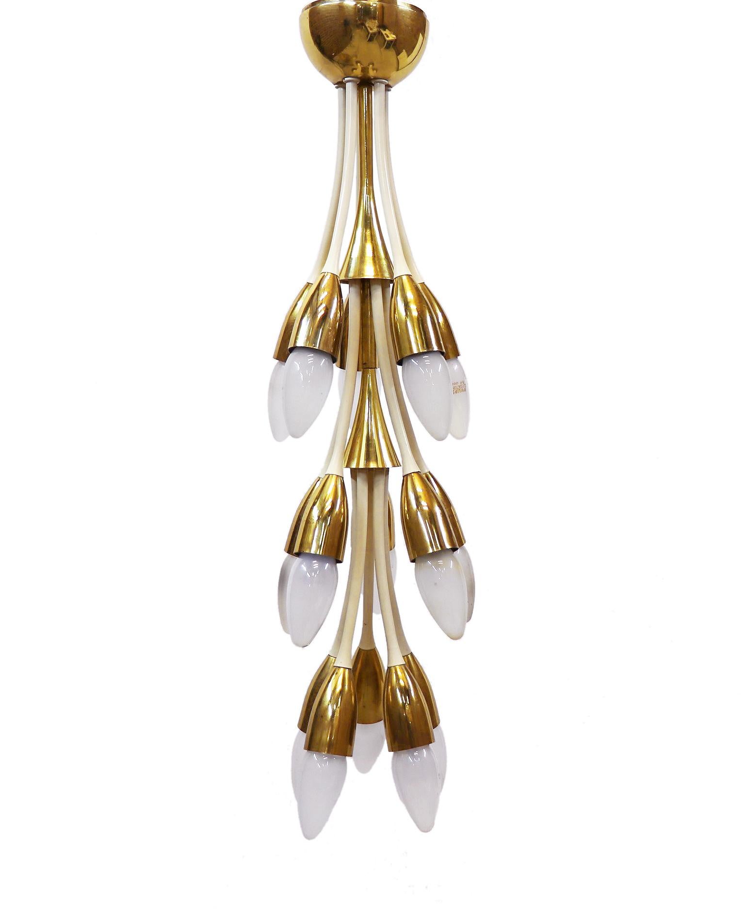 Mid-Century Modern 1950s Sputnik Enamel Brass Chandelier by Vereinigte Werkstätten, Germany, Munich For Sale
