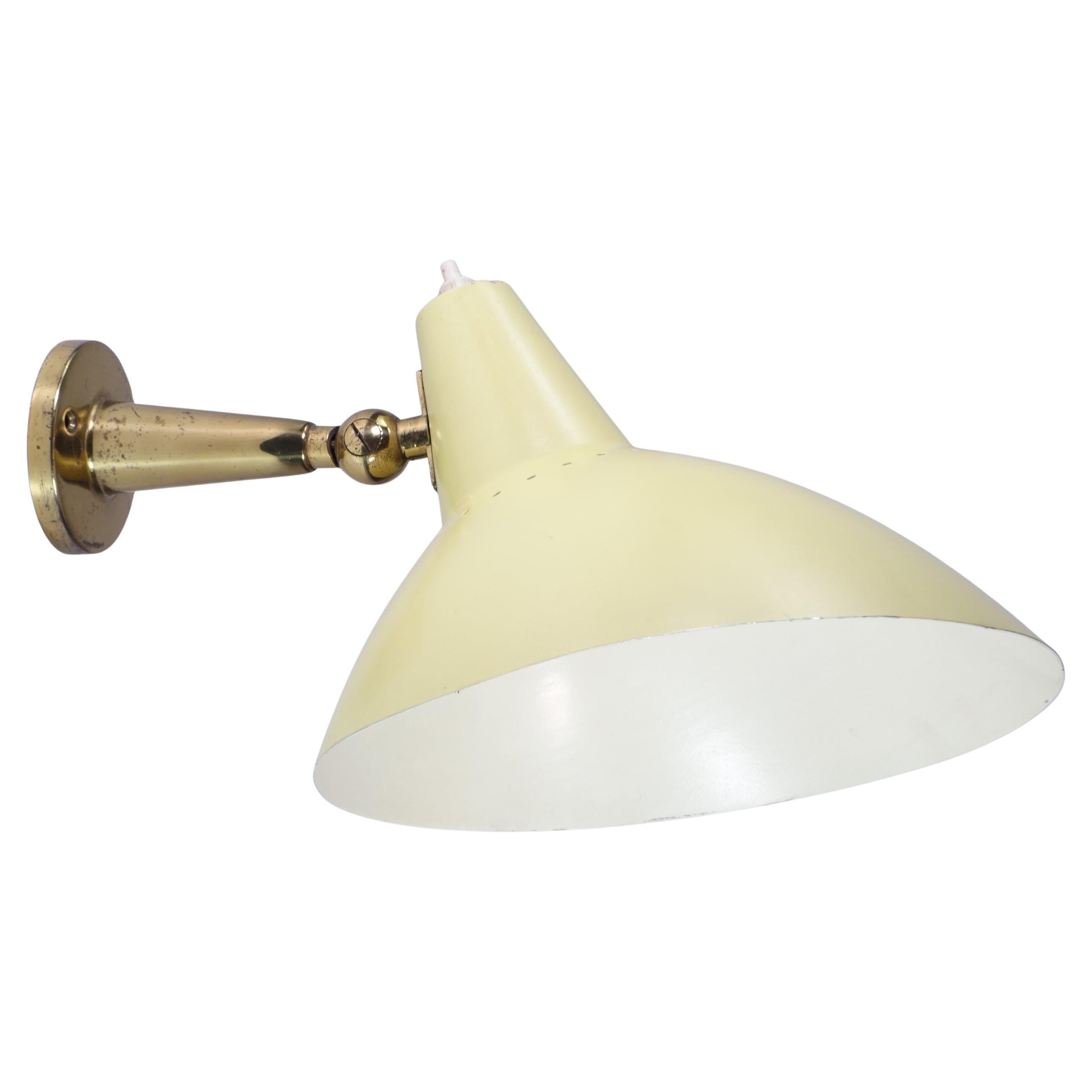1950 Stilnovo MidCentury Italian Design Yellow Metal Brass Adjustable Wall Lamp (lampe murale ajustable)