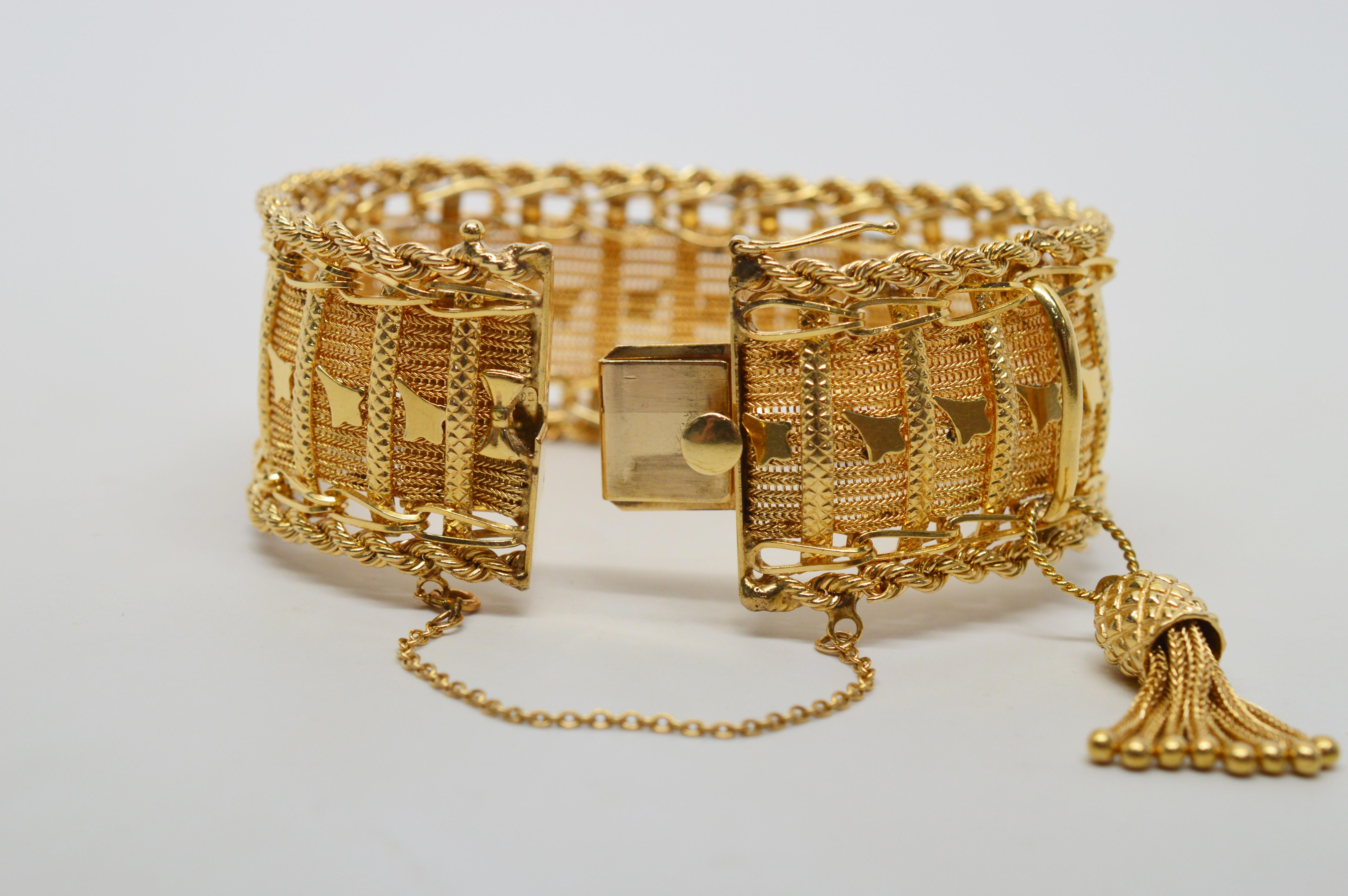  14 Karat Yellow Gold Rope Chain Mesh Bracelet with Charm Tassel In Excellent Condition In Mount Kisco, NY