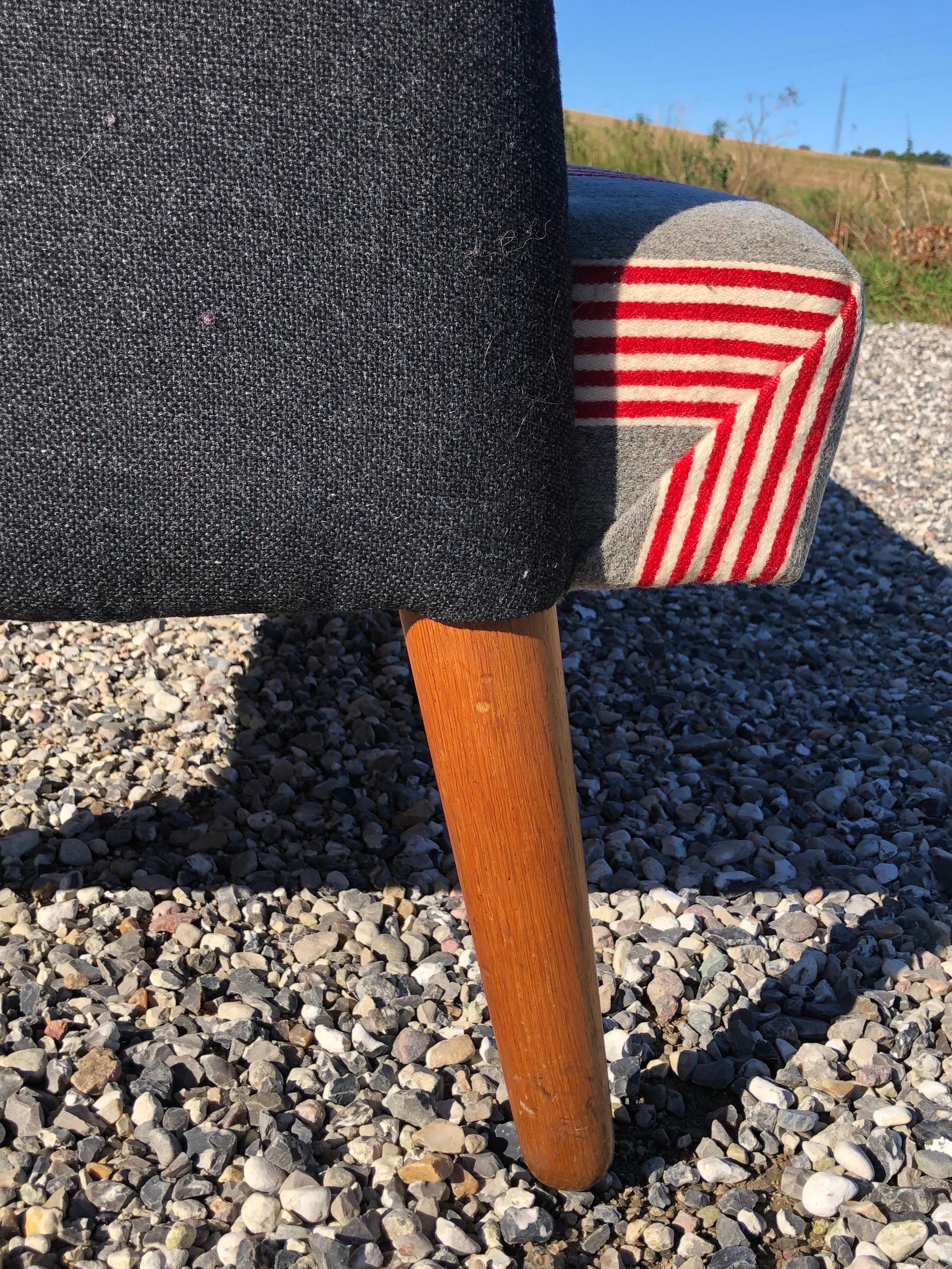 1950 ties danish sofa by architect Poul M. Volther made by Frem Røjle. For Sale 2