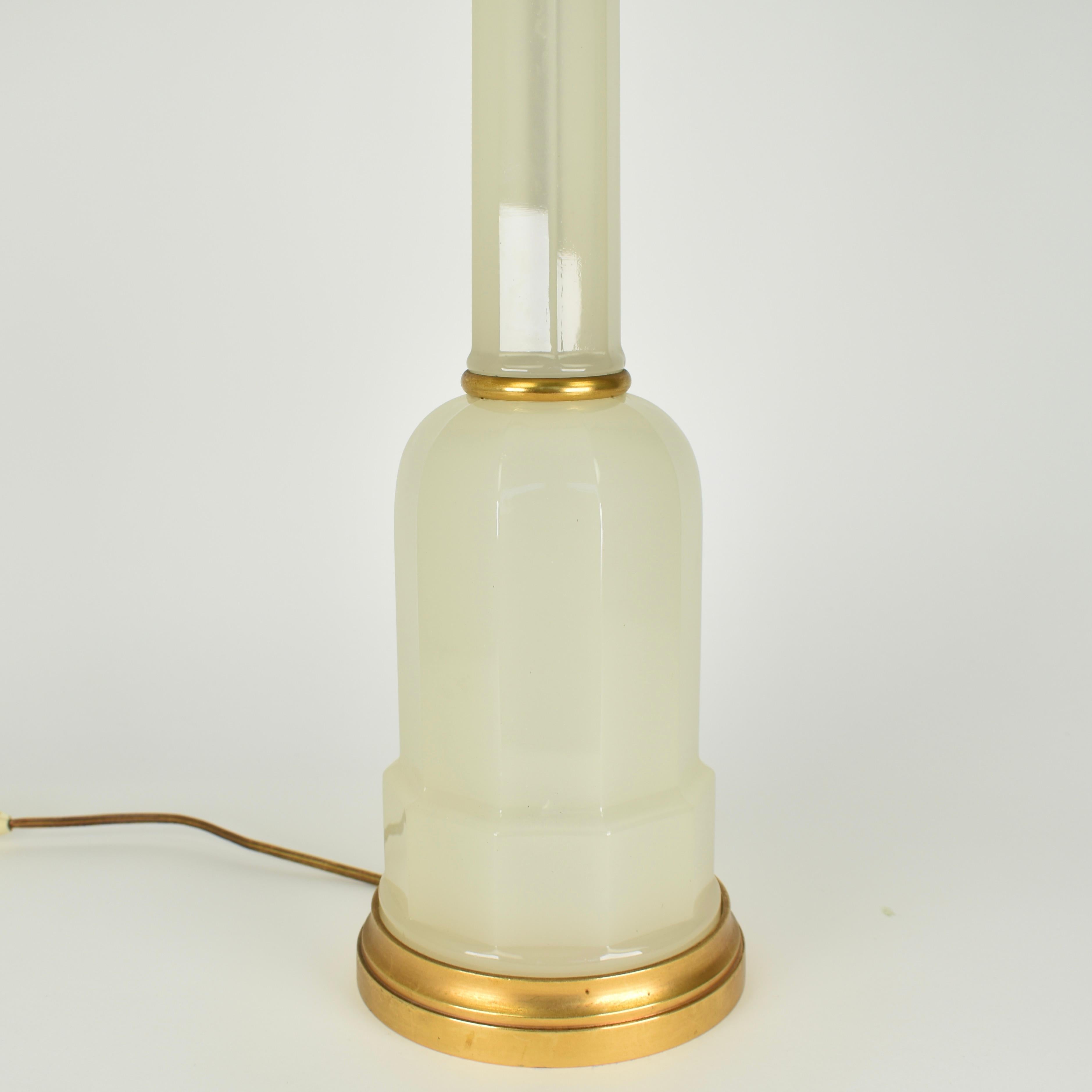 1950s Opaline Table Lamp by Cenedese Murano For Sale 6