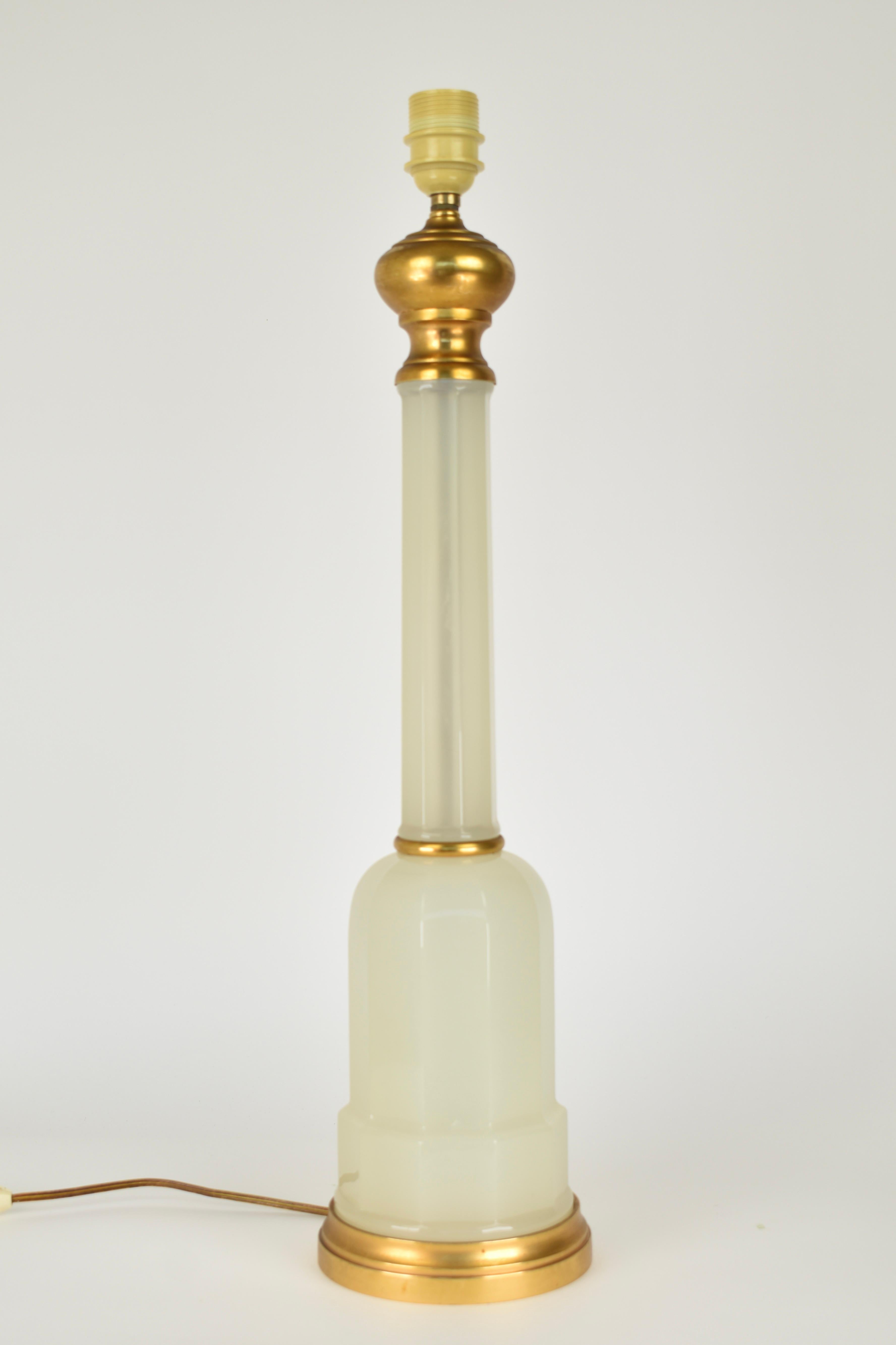 Mid-20th Century 1950s Opaline Table Lamp by Cenedese Murano For Sale