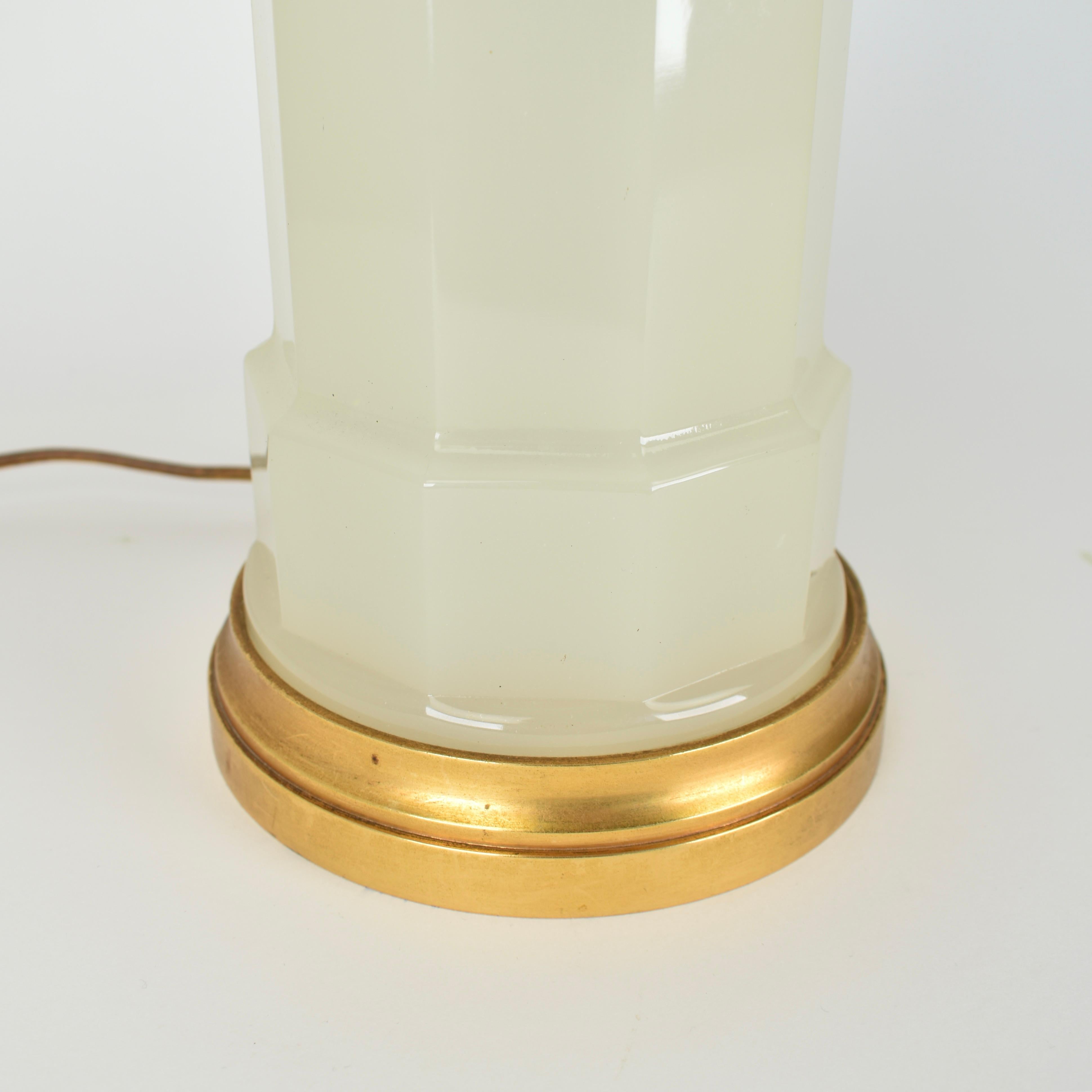 1950s Opaline Table Lamp by Cenedese Murano For Sale 2