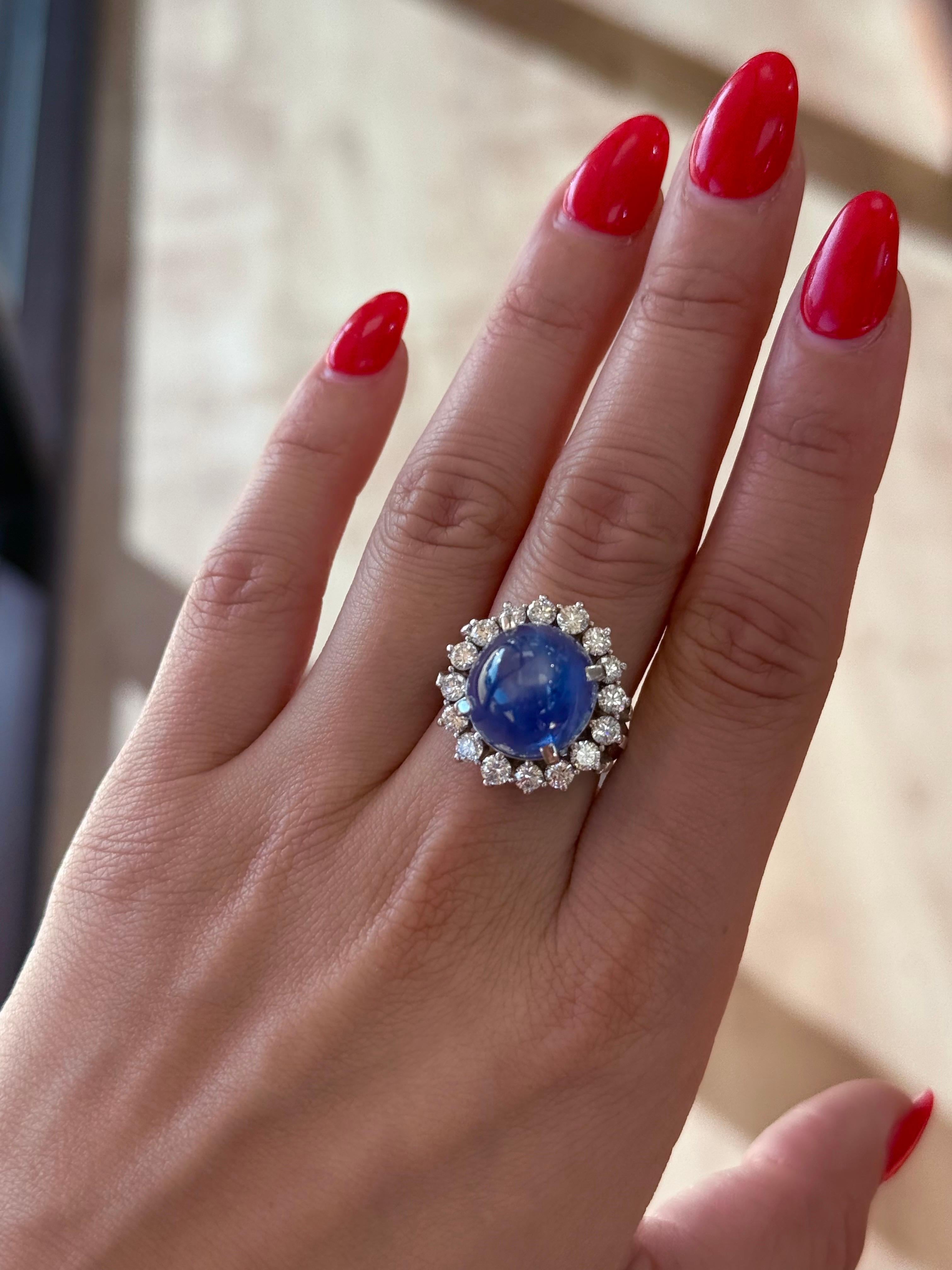 Rétro Anello cocktail in platino con zaffiro a stella da 19,50 carati in vendita