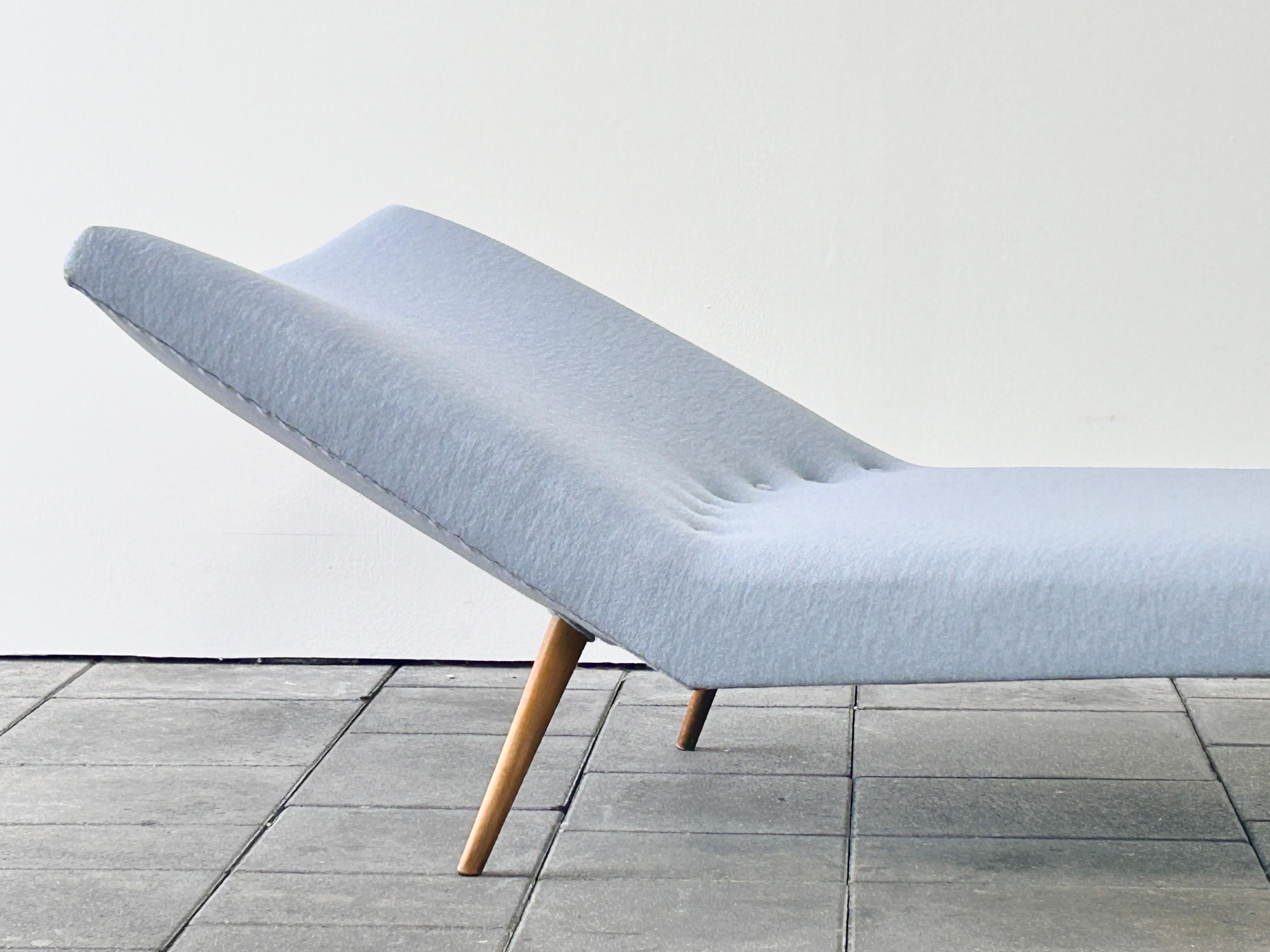 1950ies daybed designed by Theo Ruth for Artifort For Sale 3