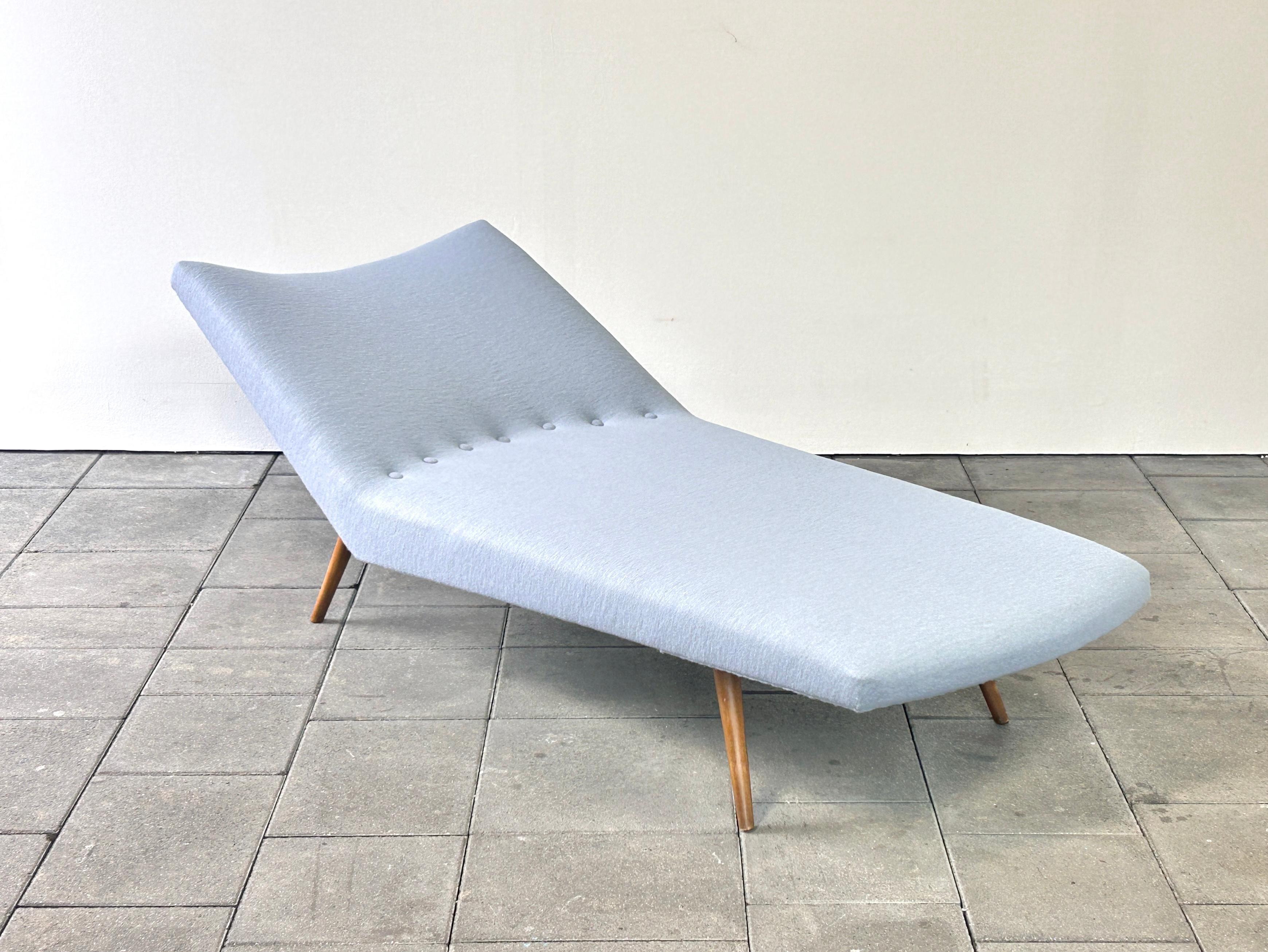 1950ies daybed designed by Theo Ruth for Artifort For Sale 4