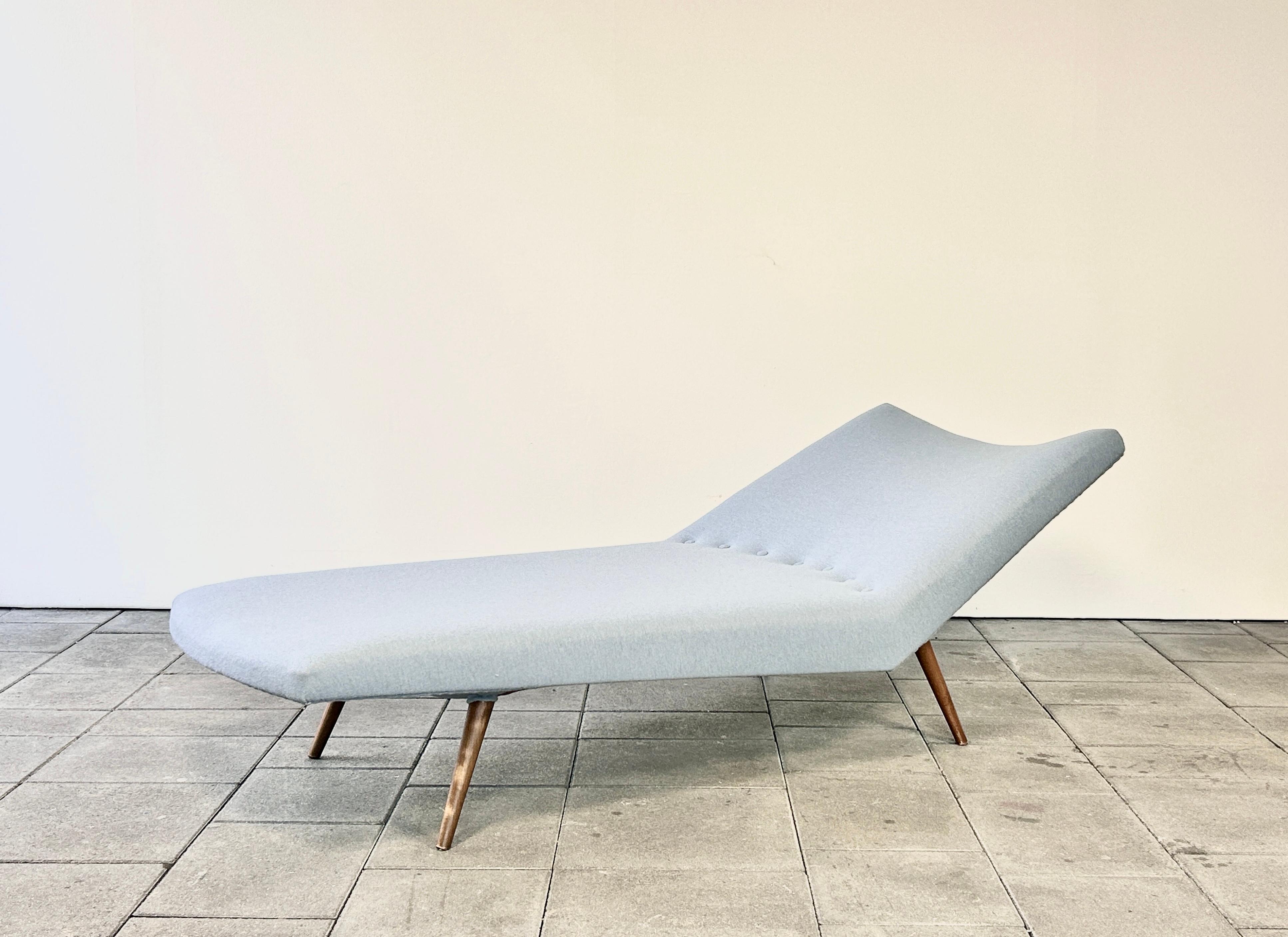 1950ies daybed designed by Theo Ruth for Artifort For Sale 6