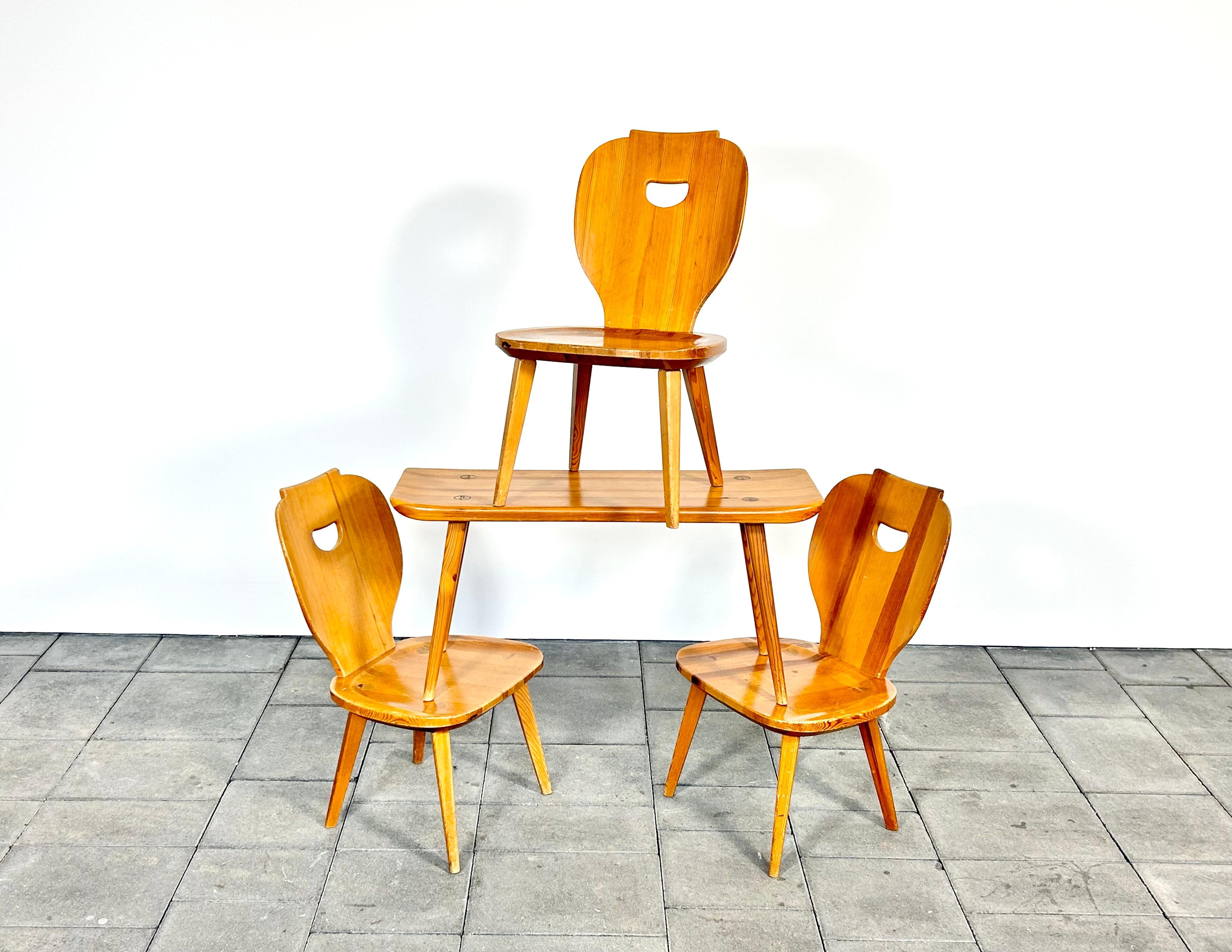 1950ies Solid Pine Chairs Designed by Carl Malmsten for Svensk Fur For Sale 11