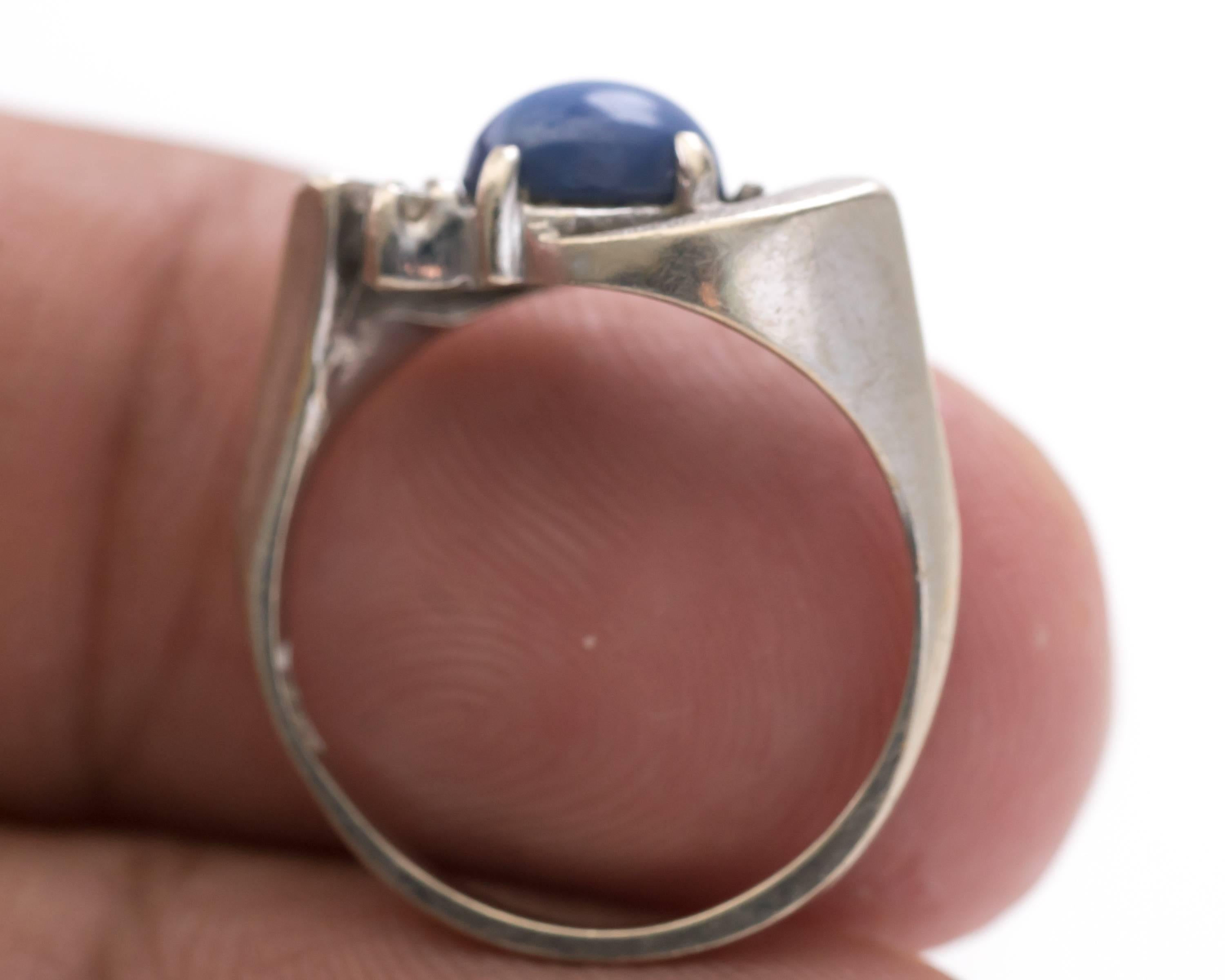 1950er Jahre Ring aus 14 Karat Weißgold mit 0,25 Karat blauem Sternsaphir, Diamant im Zustand „Gut“ im Angebot in Atlanta, GA