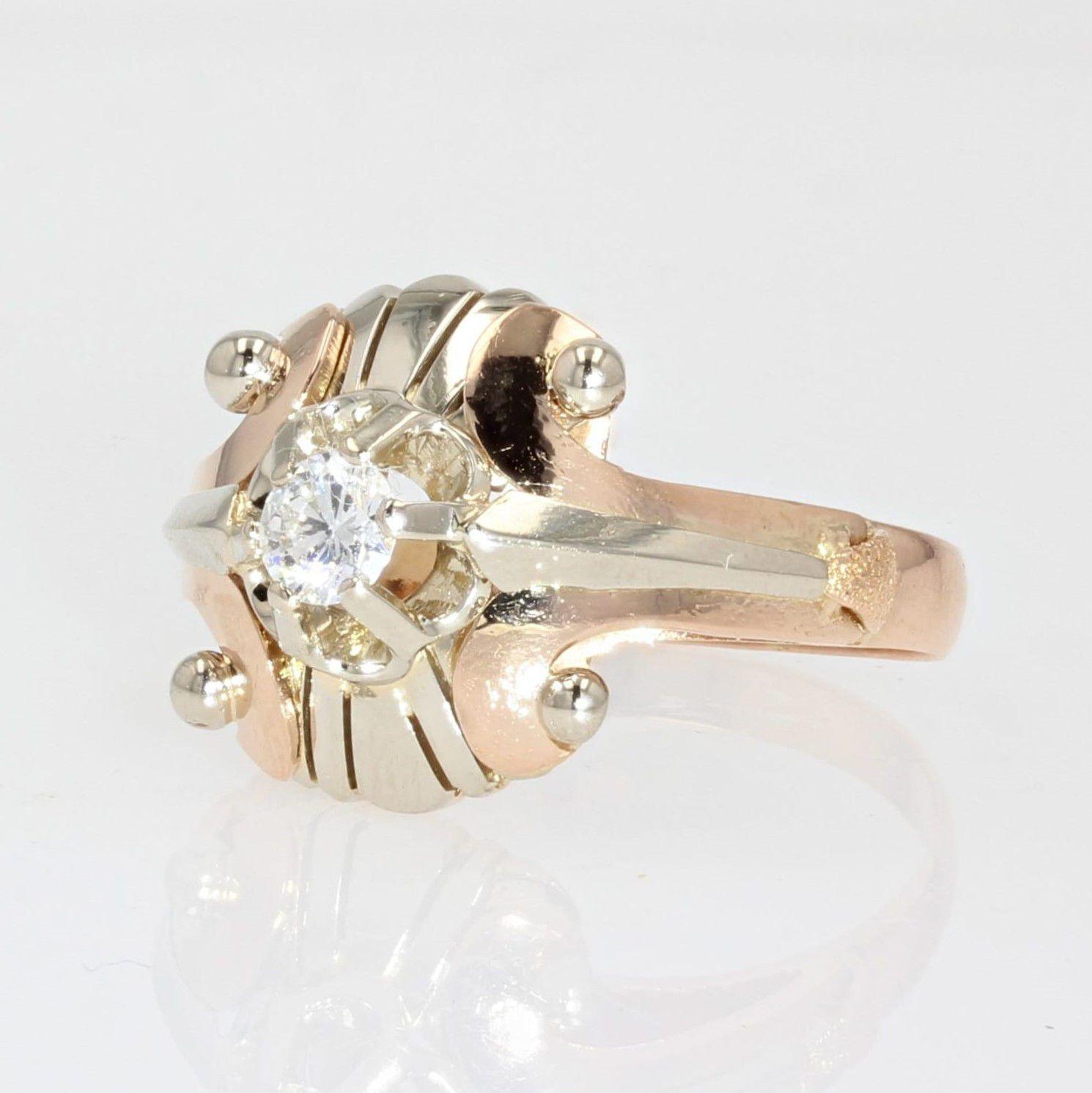 1950s 0, 30 Diamond 18 Karat White and Rose Gold Retro Ring For Sale 1