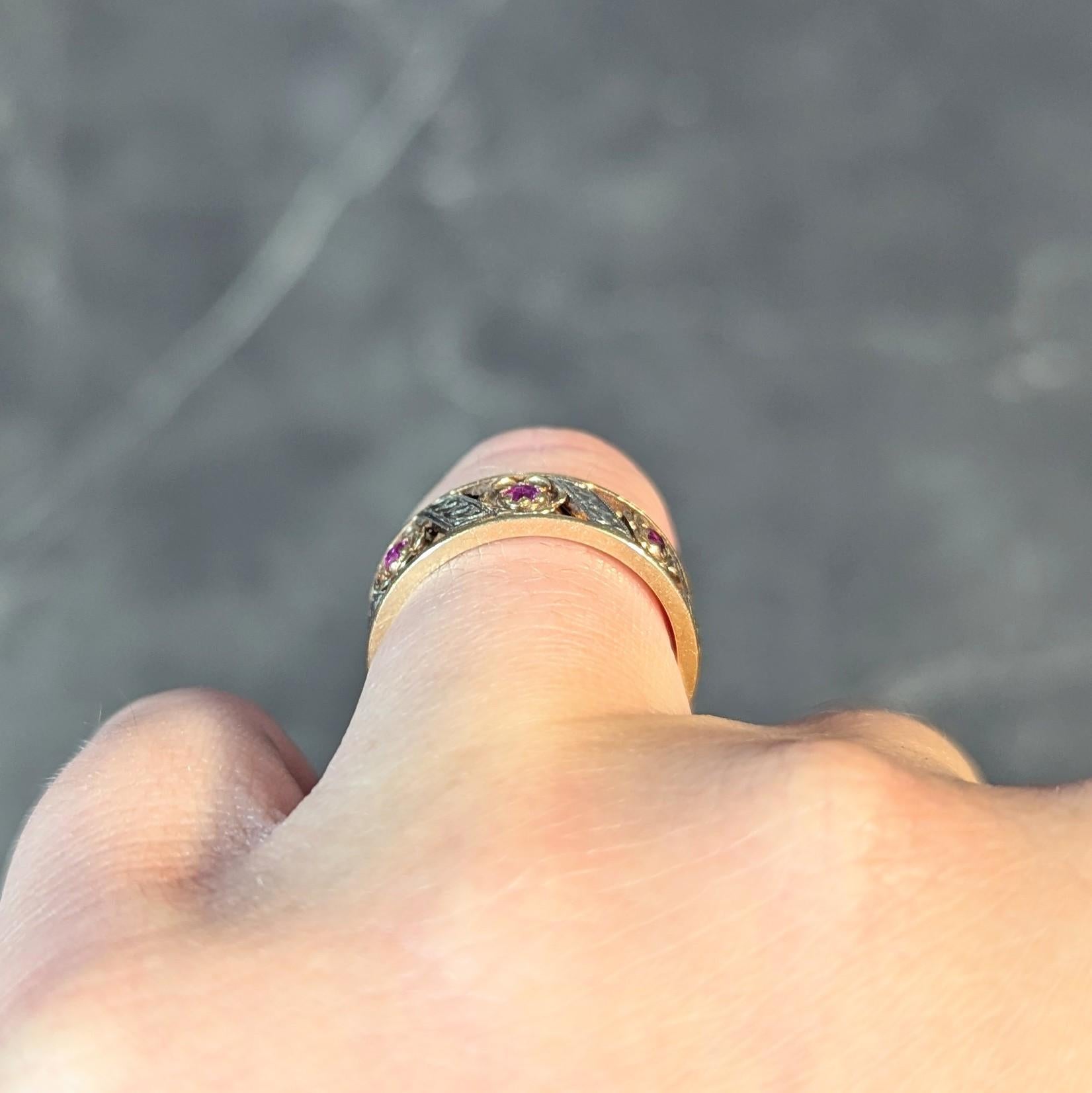 1950's 0.52 CTW Ruby 14 Karat Two-Tone Gold Vintage Floral Band Ring 5