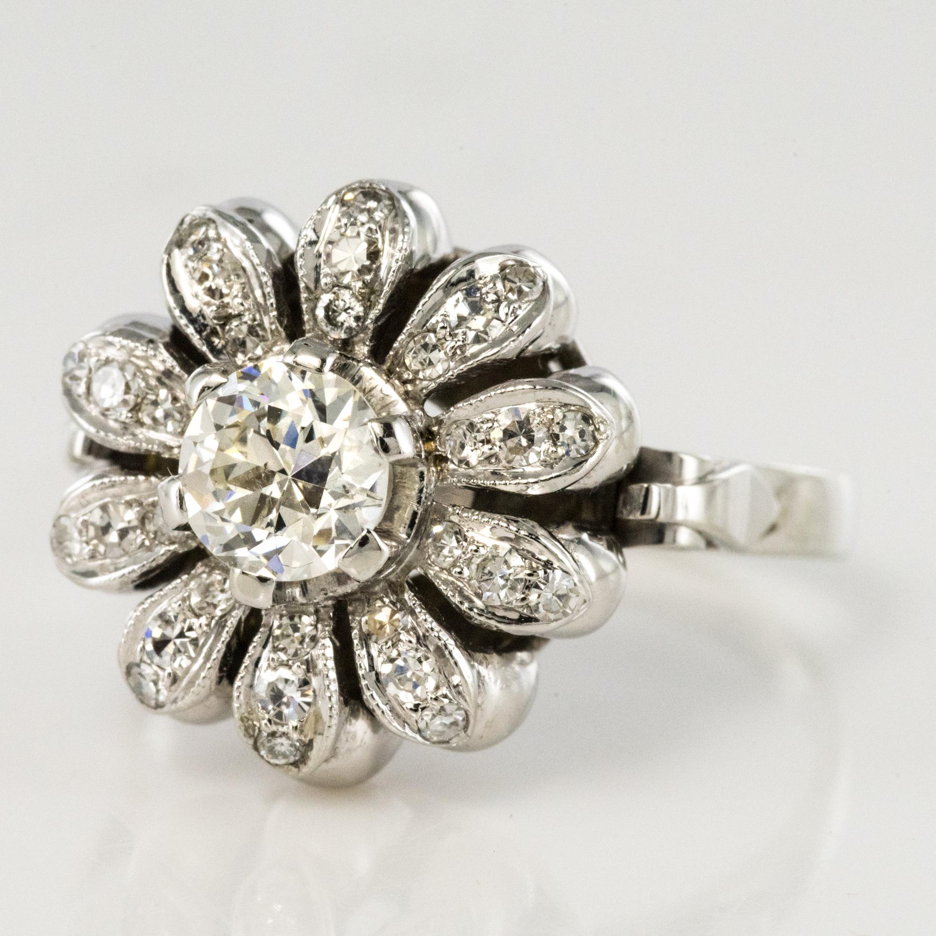 1950s 0.080 Carat Diamonds 18 Karat White Gold Flower Shape Ring 2