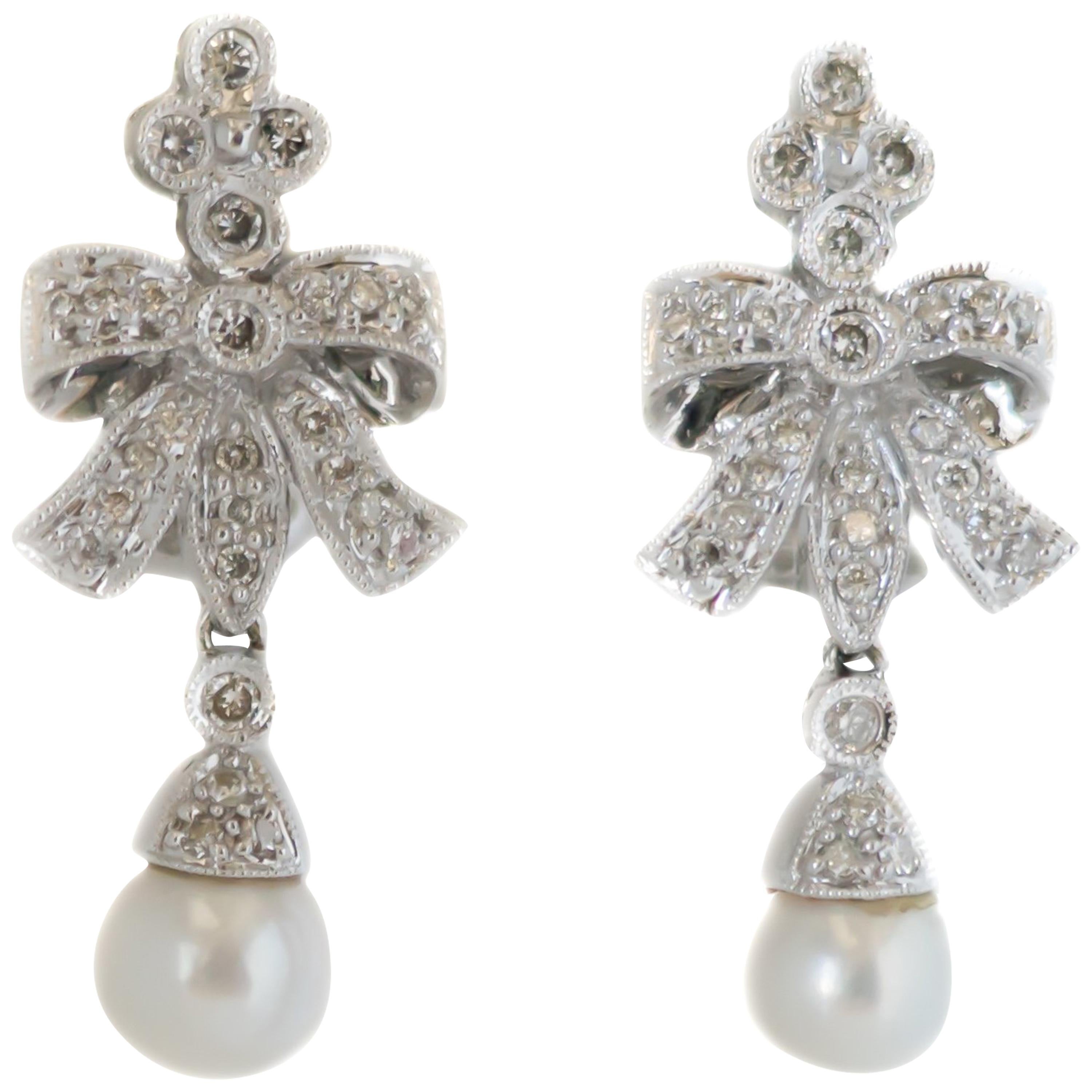 1950s 0.80 Carat Total Diamond, Pearl and 14 Karat Gold Chandelier Earrings For Sale