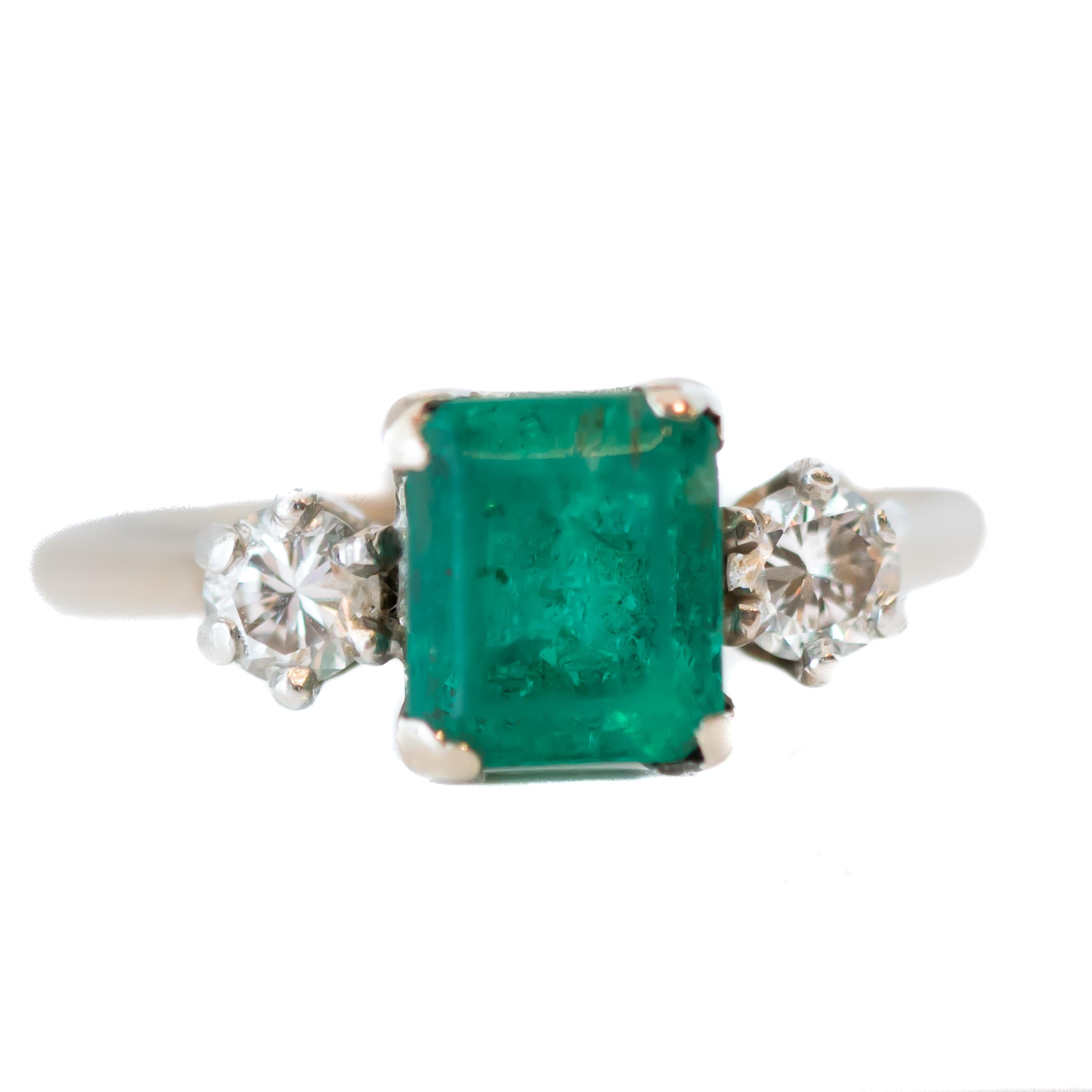 1950s 1 Carat Emerald and 0.20 Carat Diamond 14 Karat Gold Ring In Good Condition In Atlanta, GA