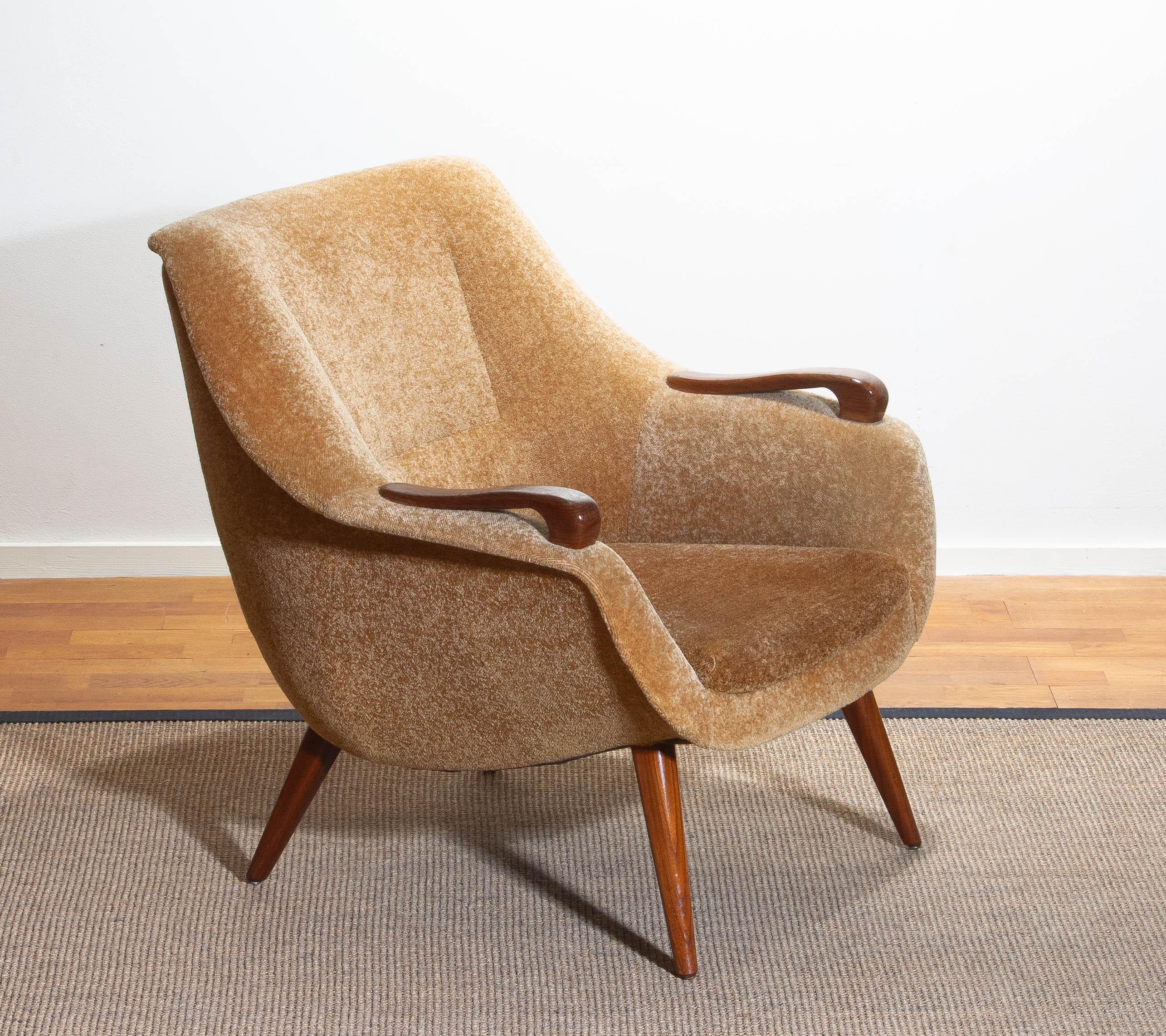Danish 1950s, 1 Scandinavian Lounge Club Chair in Camel Chenille and Teak, Denmark