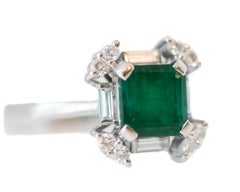 1950s 1.0 Carat Emerald, Diamond and 18 Karat White Gold Ring