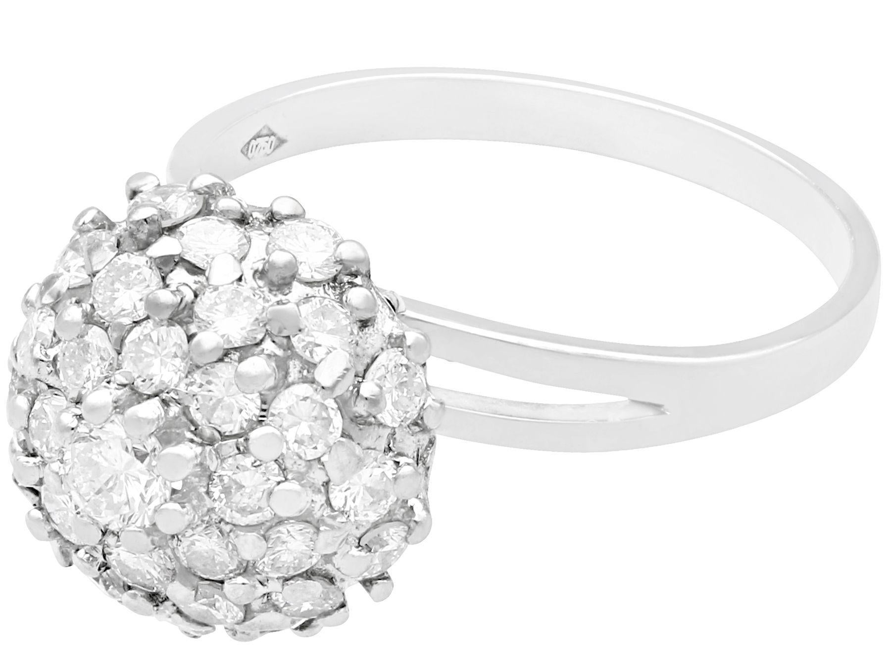 Art Deco Stil 1,07 Karat Diamant und Weißgold Cluster-Ring (Art déco) im Angebot