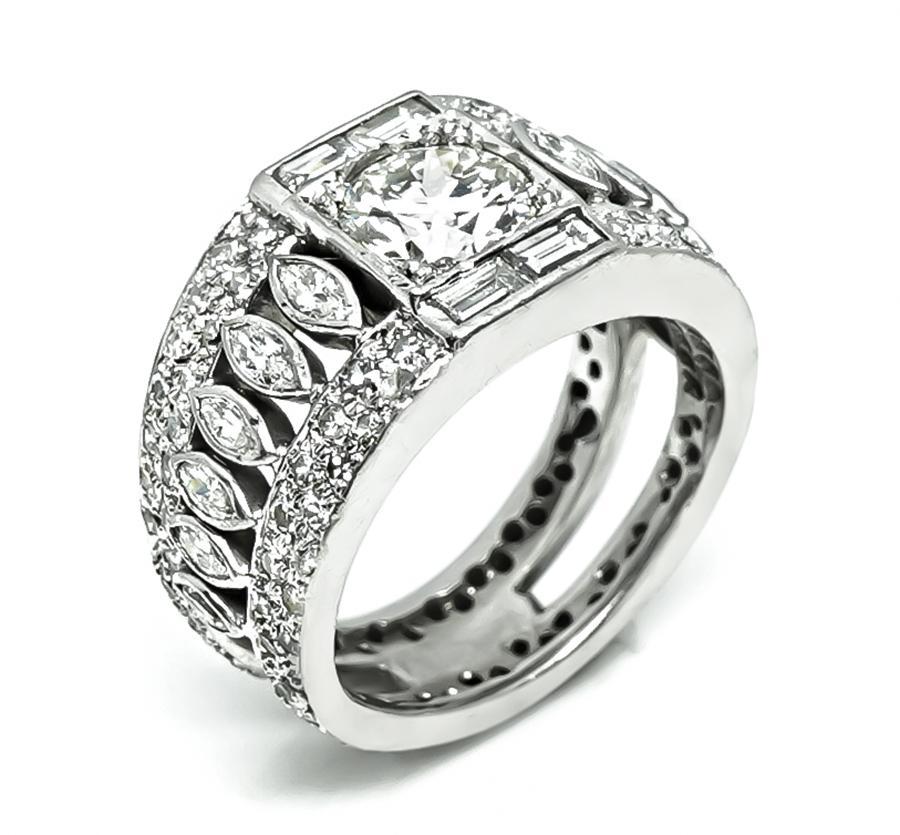 Taille ronde 1950s 1.29ct Diamond Center Diamond 2.00ct Side Diamond Platinum Ring en vente