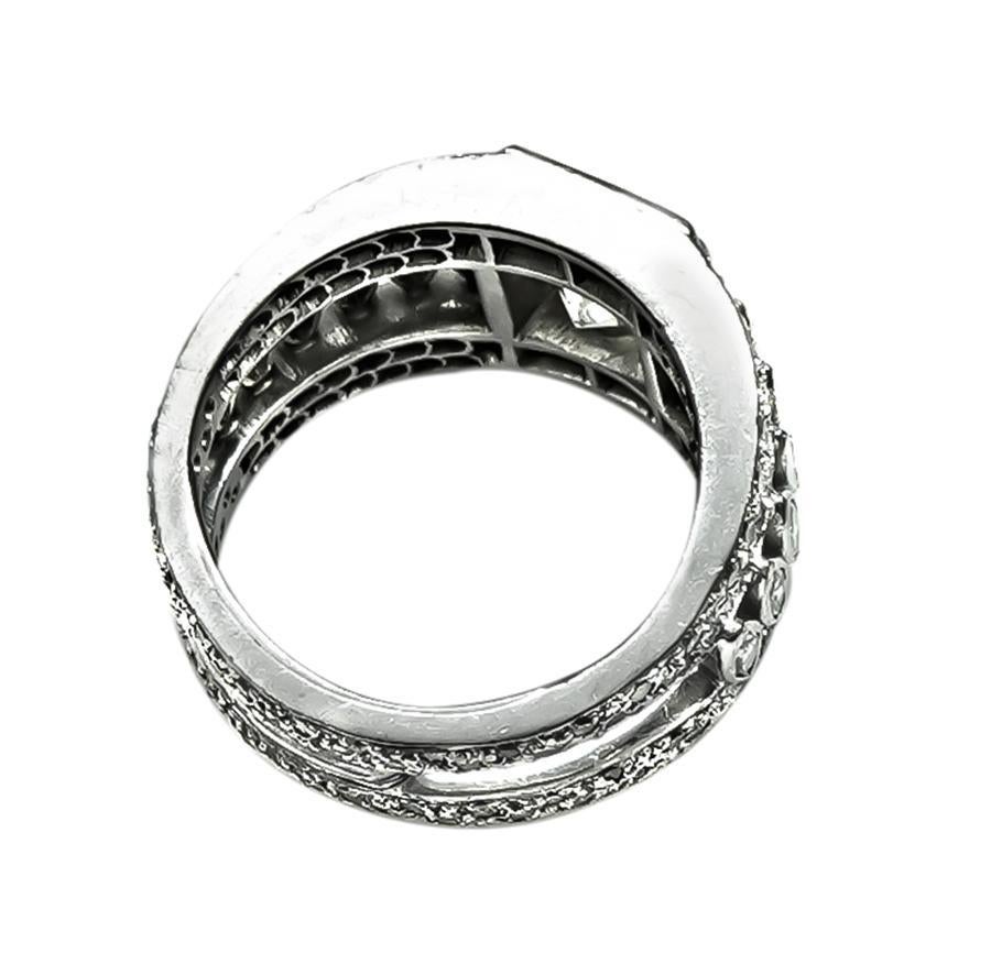 1950s 1.29ct Diamond Center Diamond 2.00ct Side Diamond Platinum Ring Bon état - En vente à New York, NY