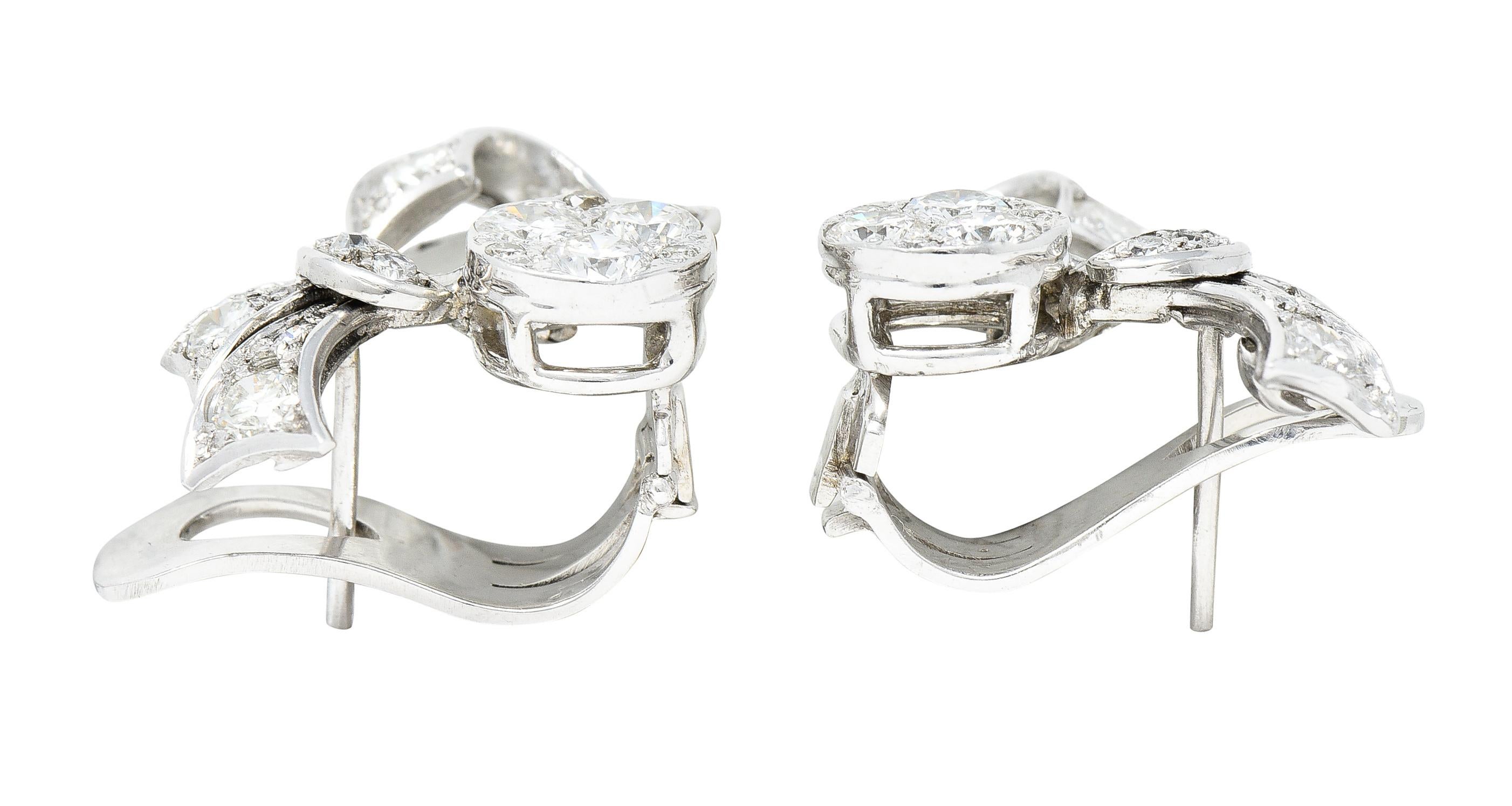 1950s 1.35 Carats Diamond Platinum Ribbon Vintage Earrings In Excellent Condition In Philadelphia, PA